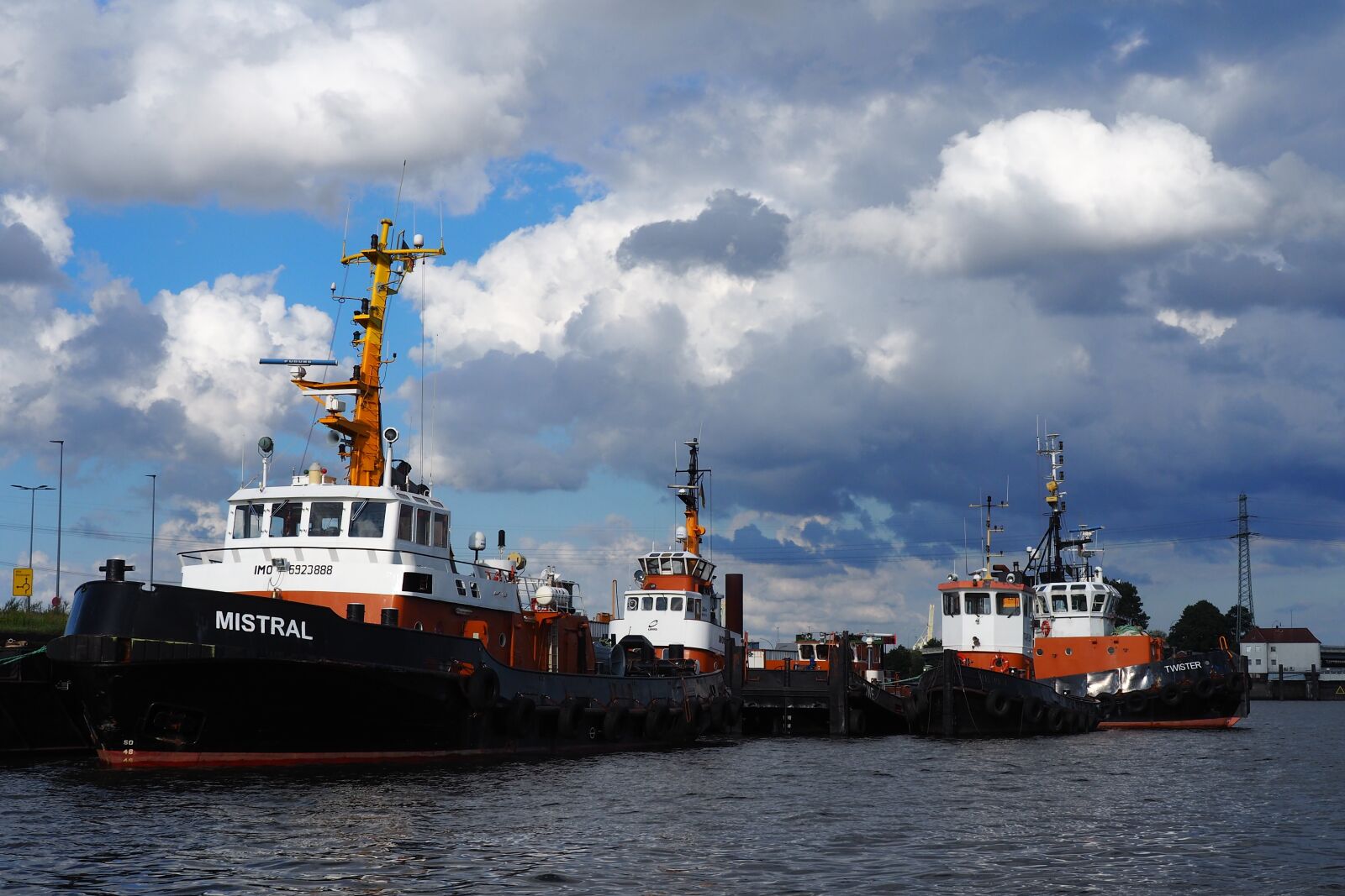 Olympus OM-D E-M10 II sample photo. Tug, ships, port photography