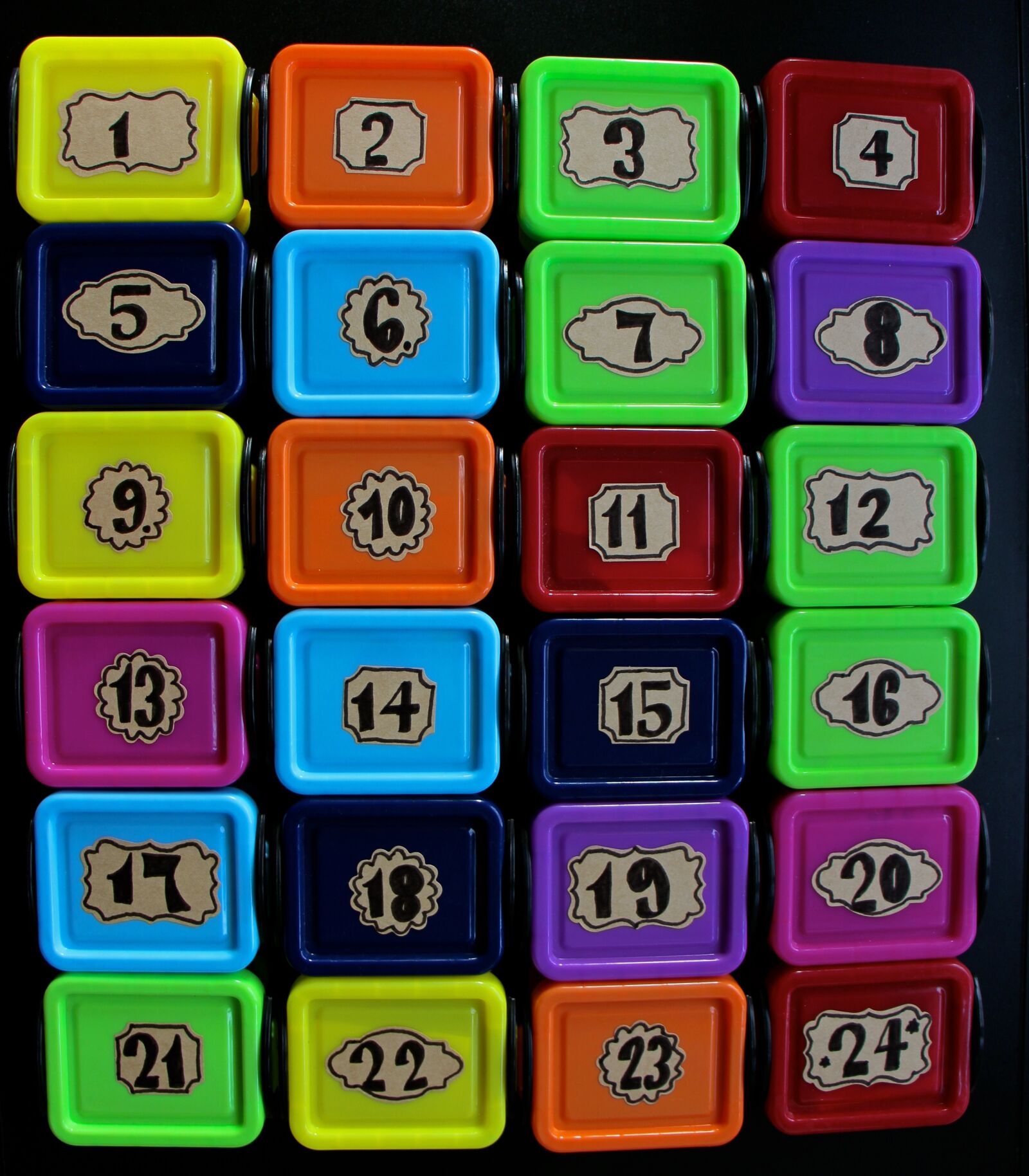 Canon EOS 700D (EOS Rebel T5i / EOS Kiss X7i) sample photo. Advent calendar, pay, advent photography