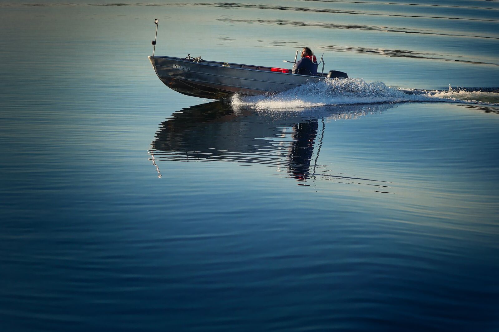 Panasonic Lumix DMC-GX8 sample photo. Waters, sea, ocean photography