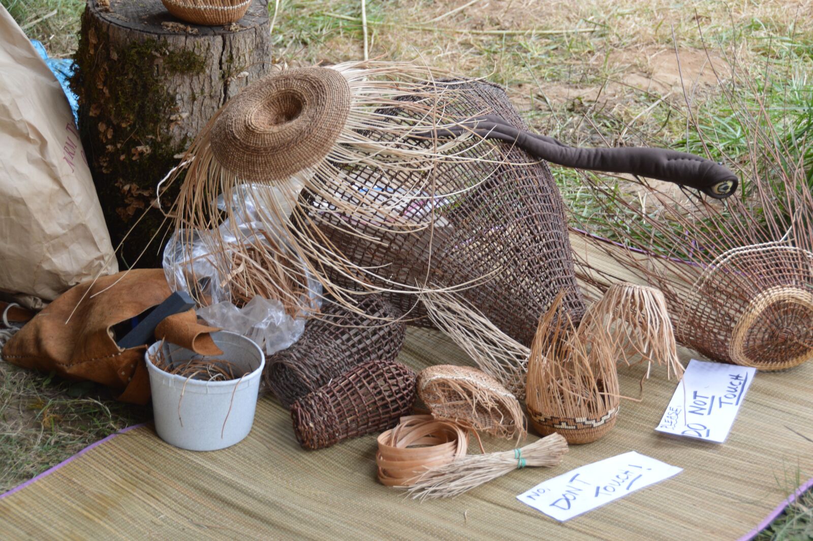 Nikon D3200 sample photo. Baskets, weaving, homemade photography