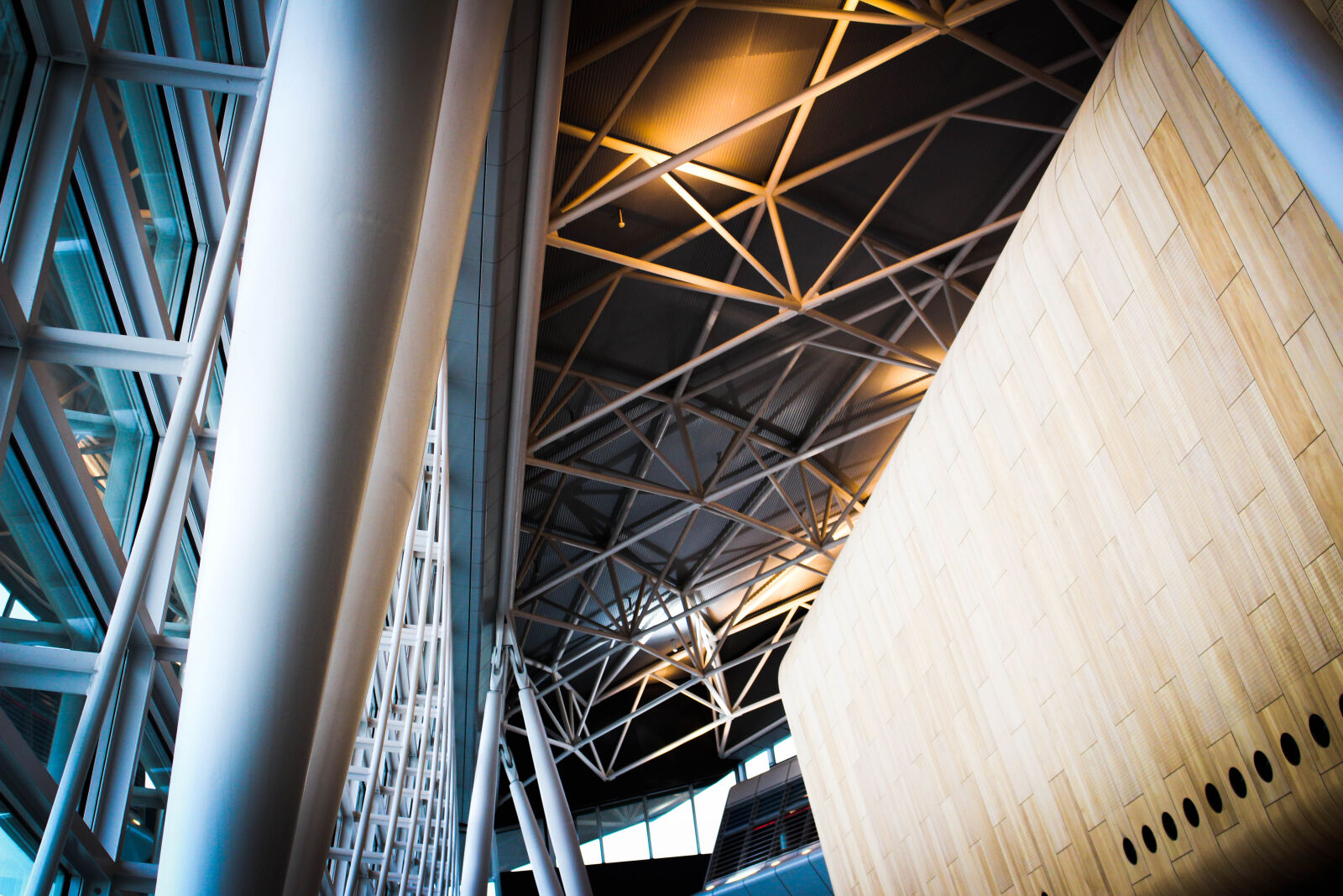 Canon EOS 700D (EOS Rebel T5i / EOS Kiss X7i) sample photo. 700d, airport, architecture, kloten photography