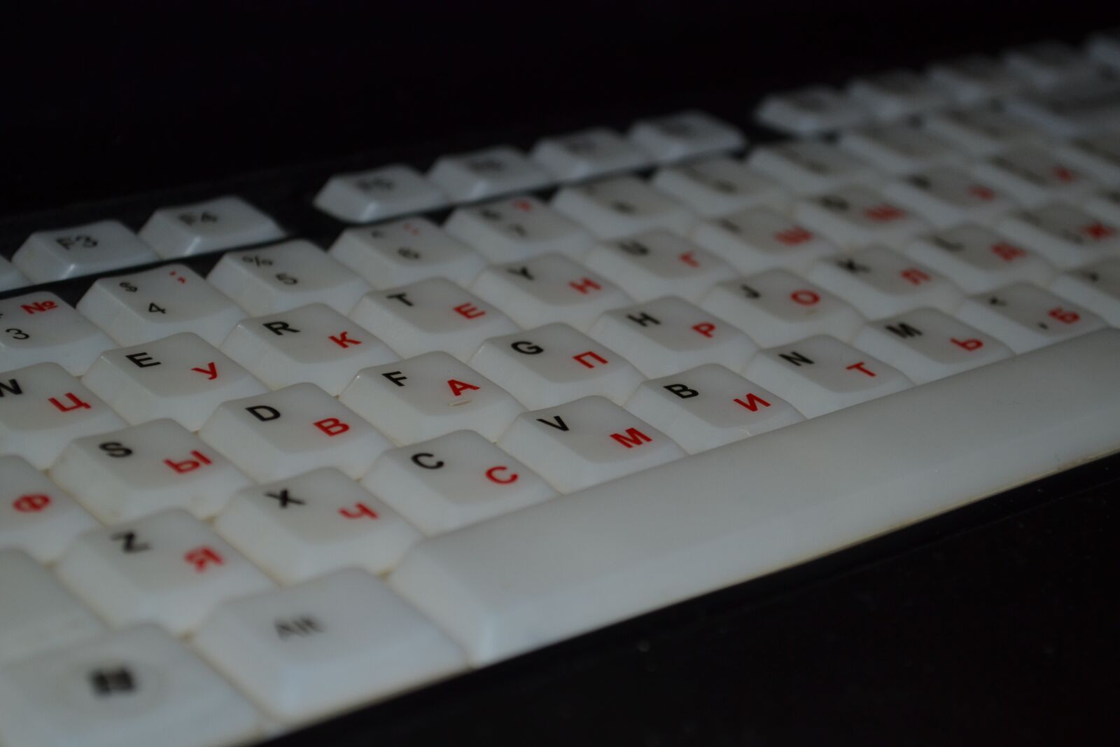 Nikon D3100 sample photo. Keyboard, russian letters, english photography