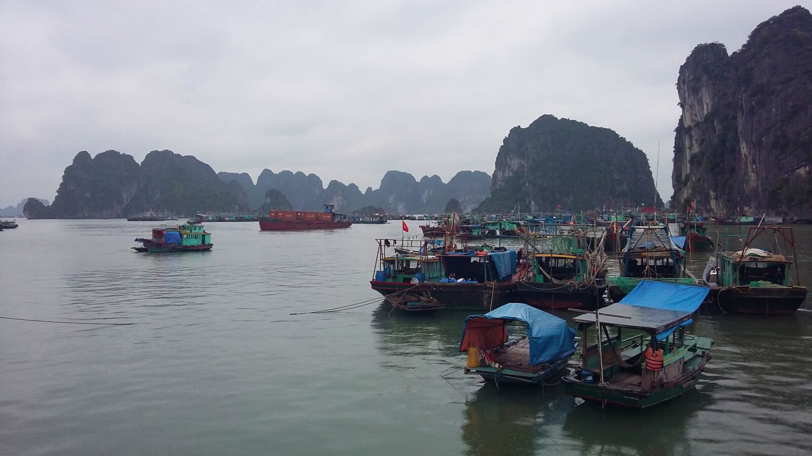 Samsung Galaxy A3 sample photo. Halong bay, vietnam, limestone photography