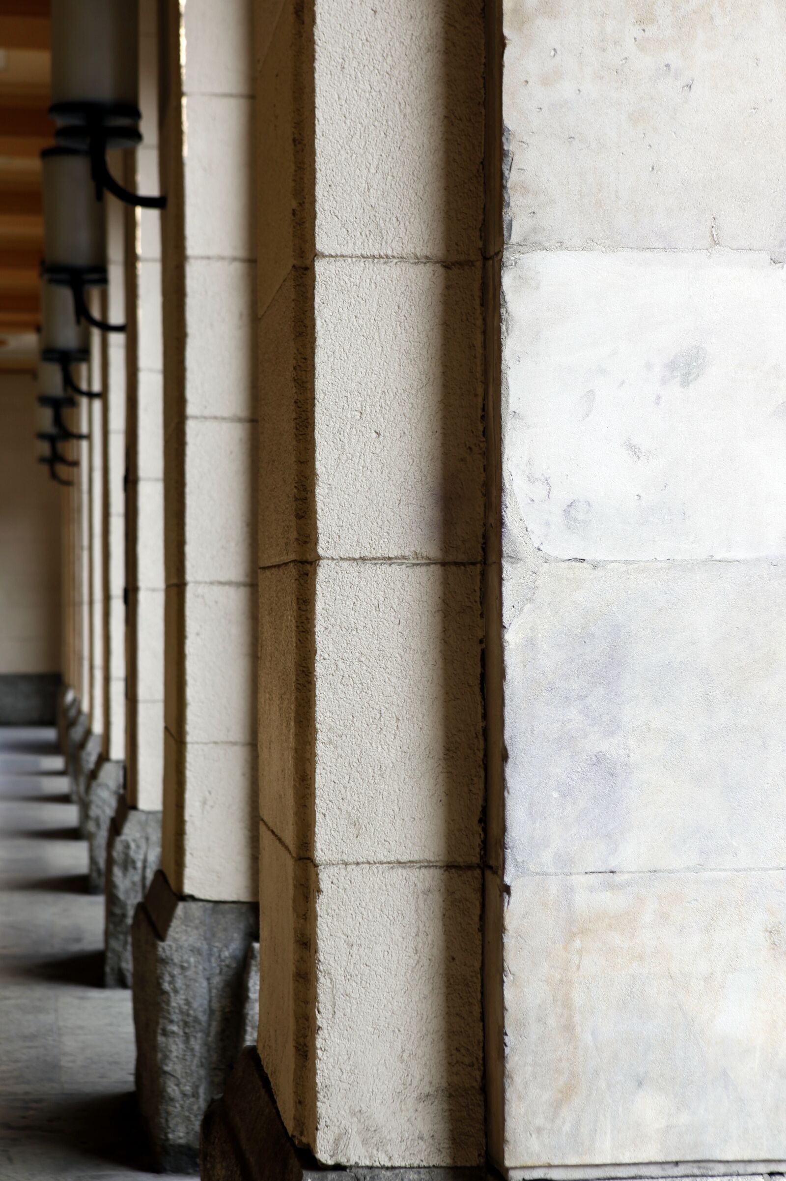 Canon EOS 5D Mark II sample photo. Penthouse, columns, number photography
