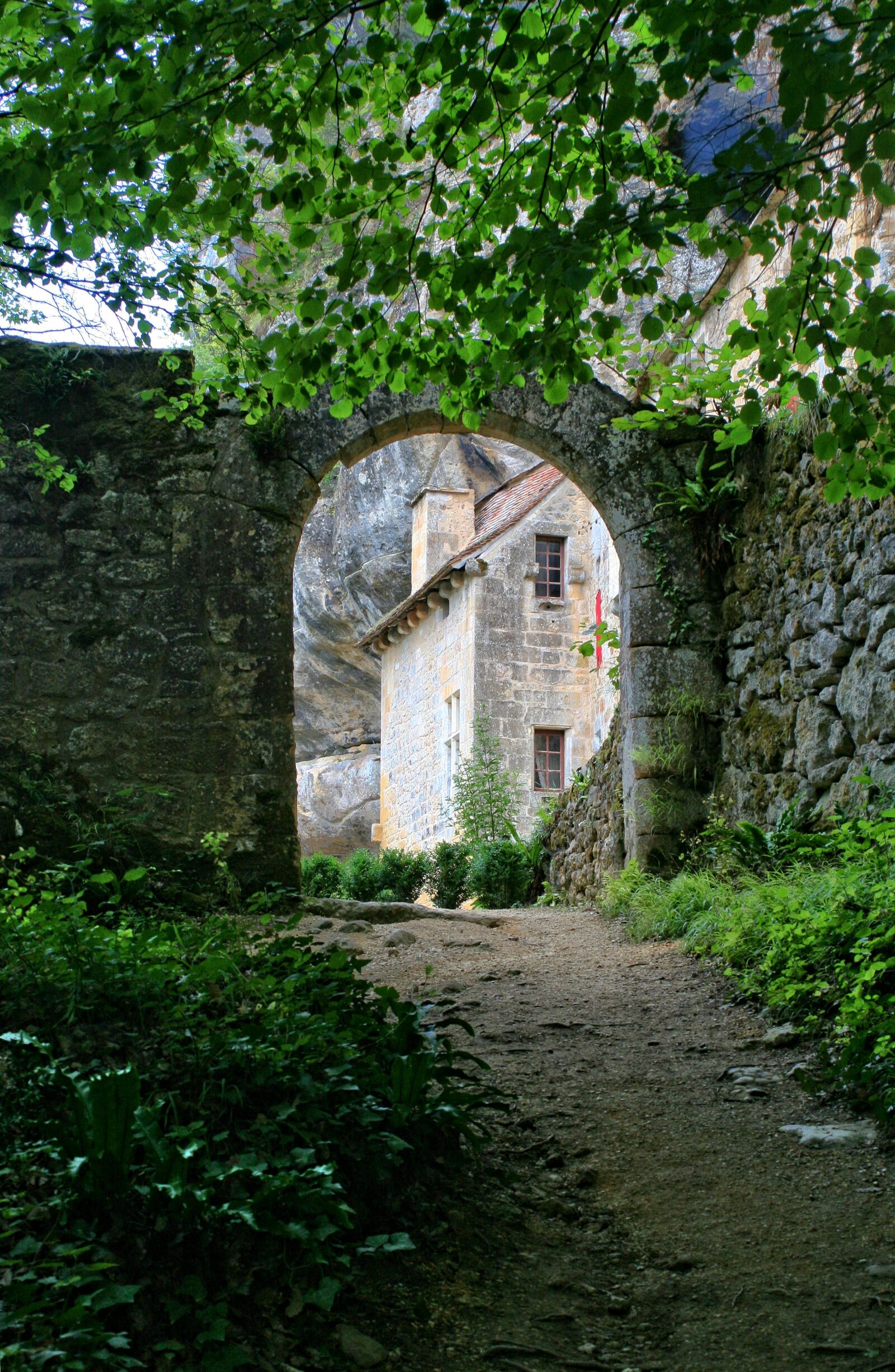 Canon EOS 400D (EOS Digital Rebel XTi / EOS Kiss Digital X) sample photo. France, dordogne, périgord photography