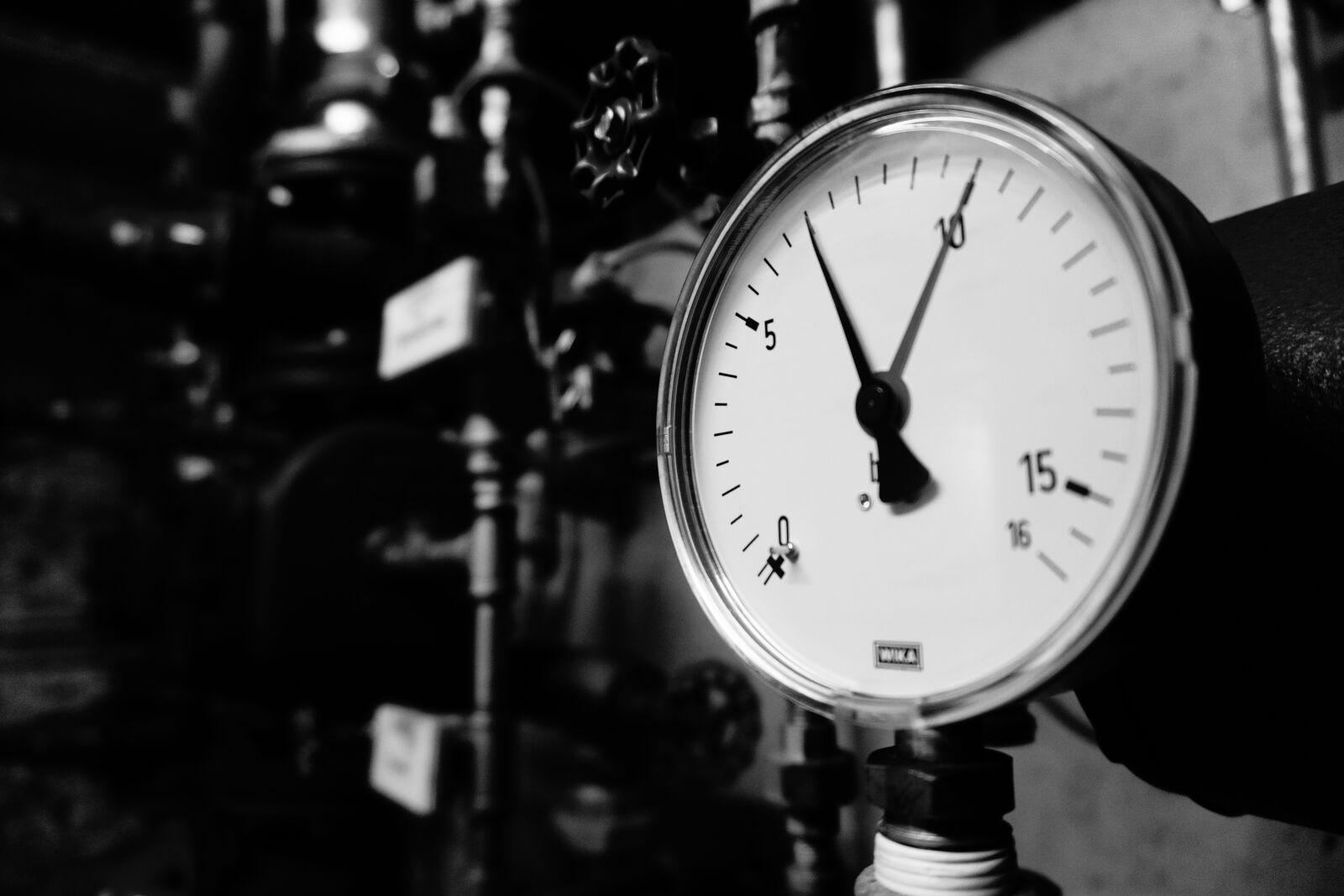 Sony a6000 sample photo. Pressure gauge, gauge, pressure photography