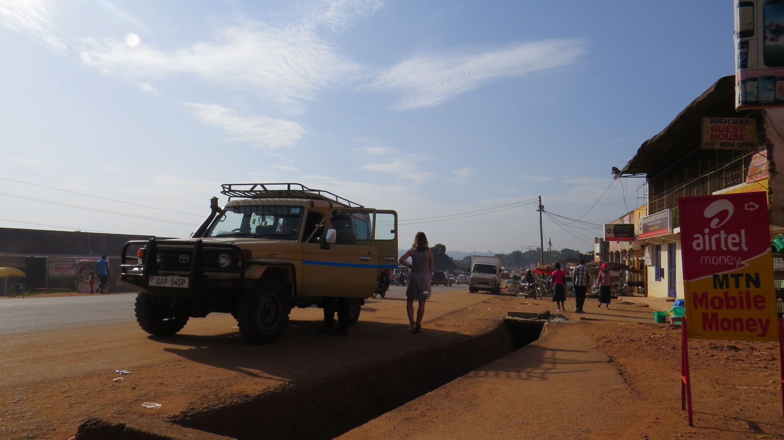 Canon PowerShot SX50 HS sample photo. Africa, community, landcruiser, road photography
