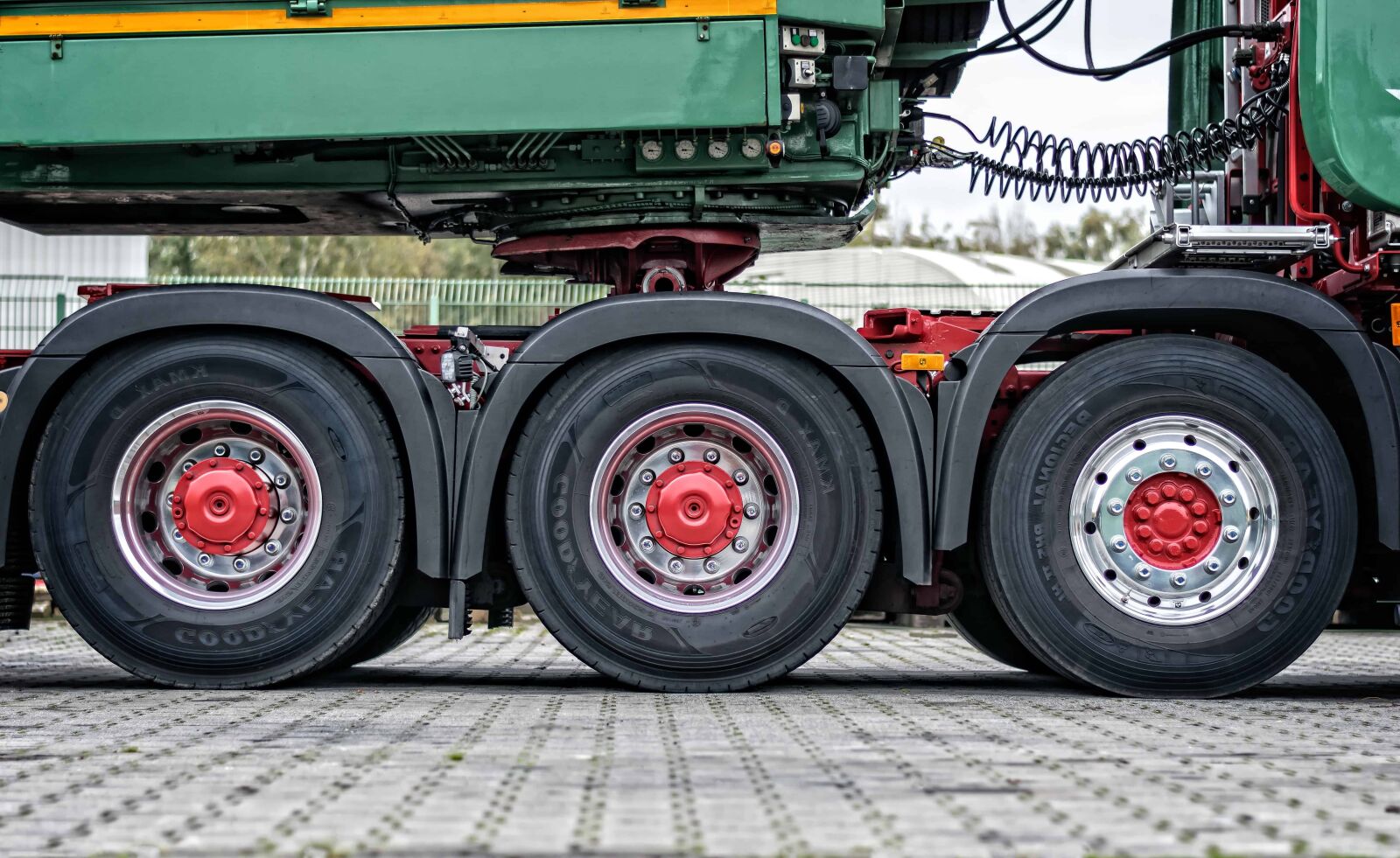 Nikon D3300 sample photo. Wheel, outdoor, truck, tire photography