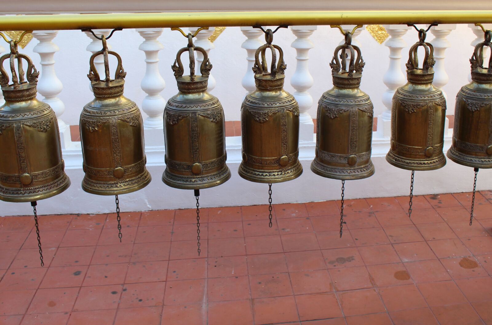 Canon EOS 700D (EOS Rebel T5i / EOS Kiss X7i) sample photo. Prayer bells, bronze bells photography