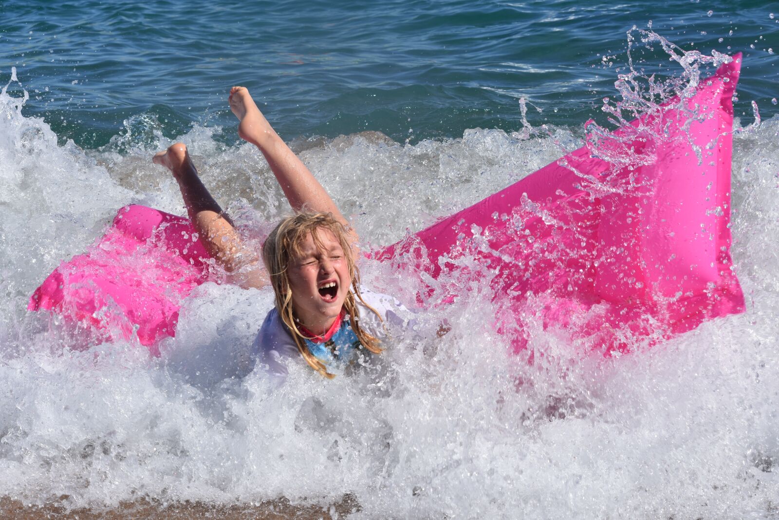 Nikon D7200 sample photo. Child, waves, people photography