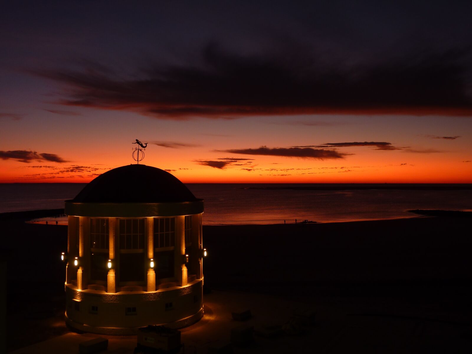 Panasonic DMC-TZ7 sample photo. Borkum, music pavilion, abendstimmung photography