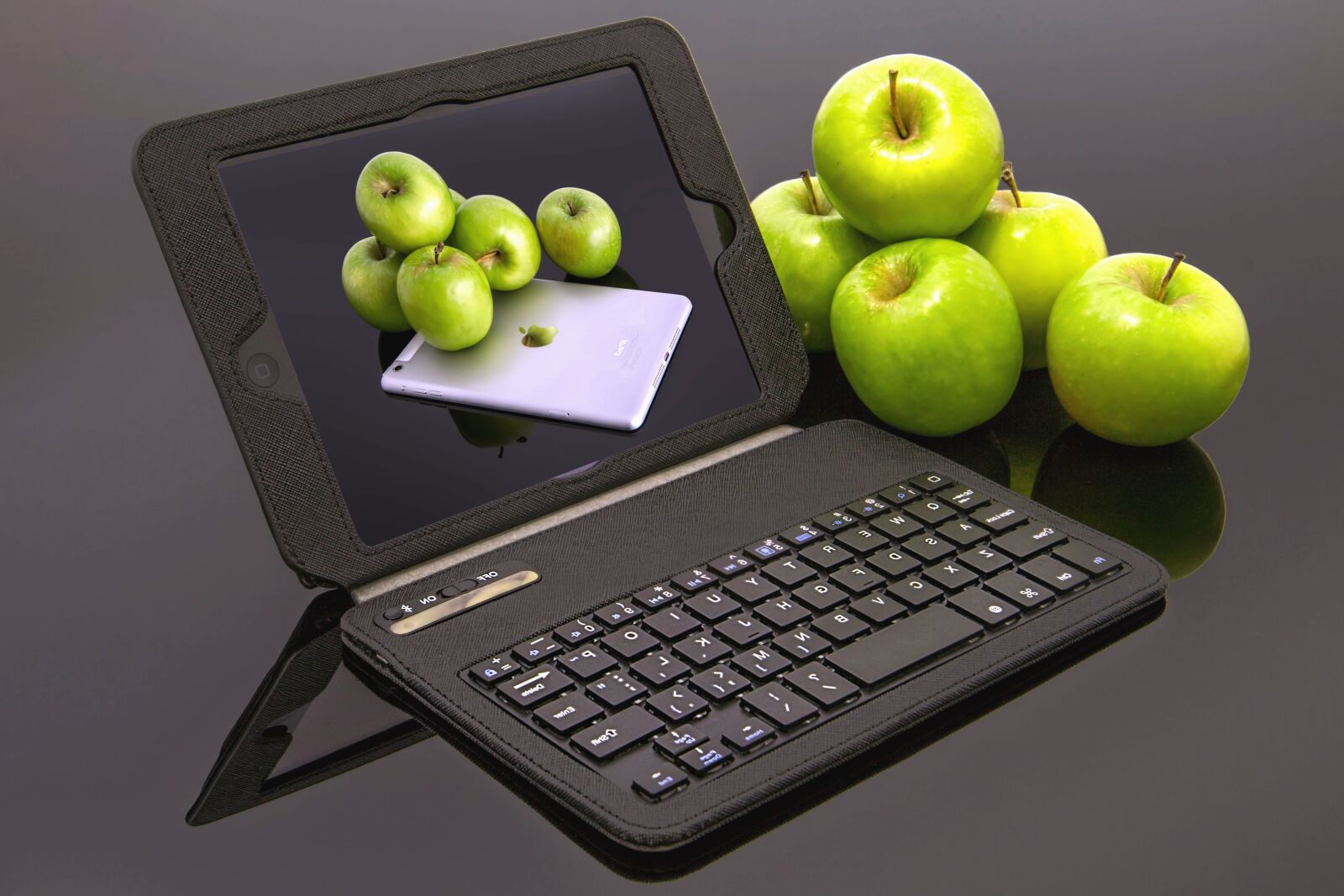 Canon EOS 70D sample photo. Laptop, apple, fruit, technology photography