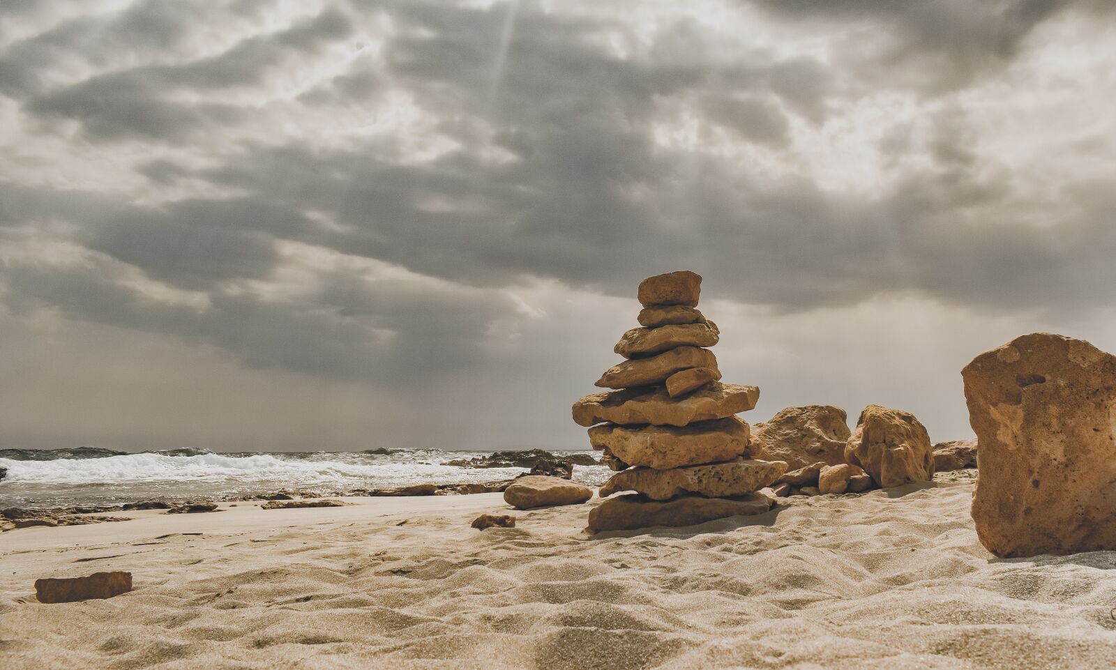 Nikon D3300 sample photo. Beach, sand, stones photography