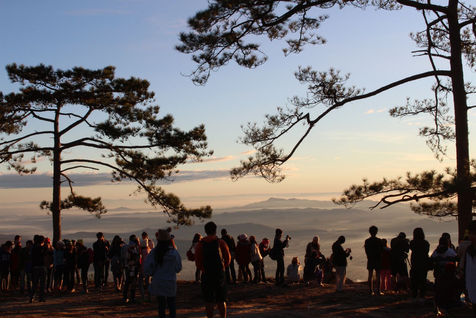 Canon EOS 700D (EOS Rebel T5i / EOS Kiss X7i) sample photo. Kradueng, nature, the sun photography