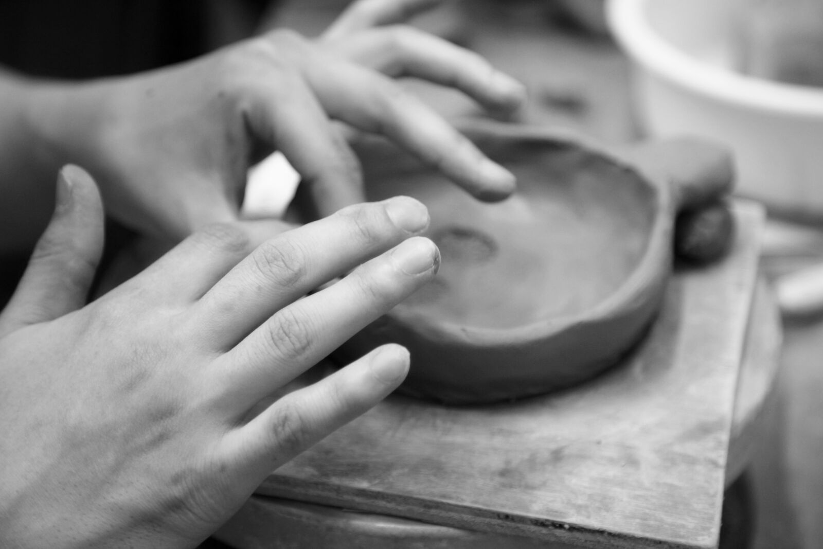 Canon EOS 5D Mark II sample photo. Porcelain, hand, dirt photography