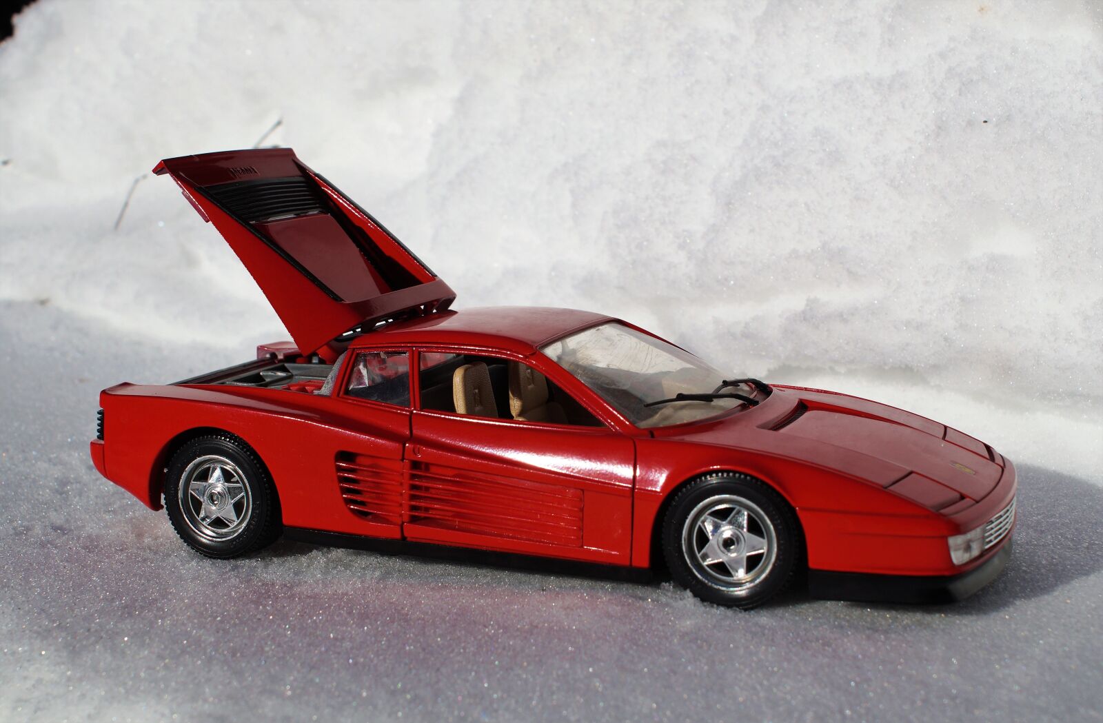 Sony DT 18-70mm F3.5-5.6 sample photo. Model car, ferrari, testarossa photography