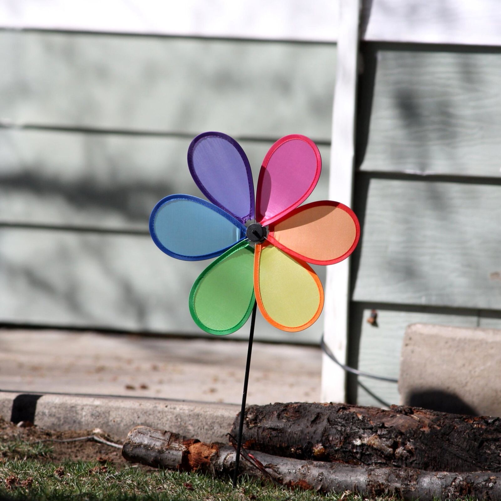 f/4-5.6 IS II sample photo. Colorful, pinwheel, backyard, decoration photography