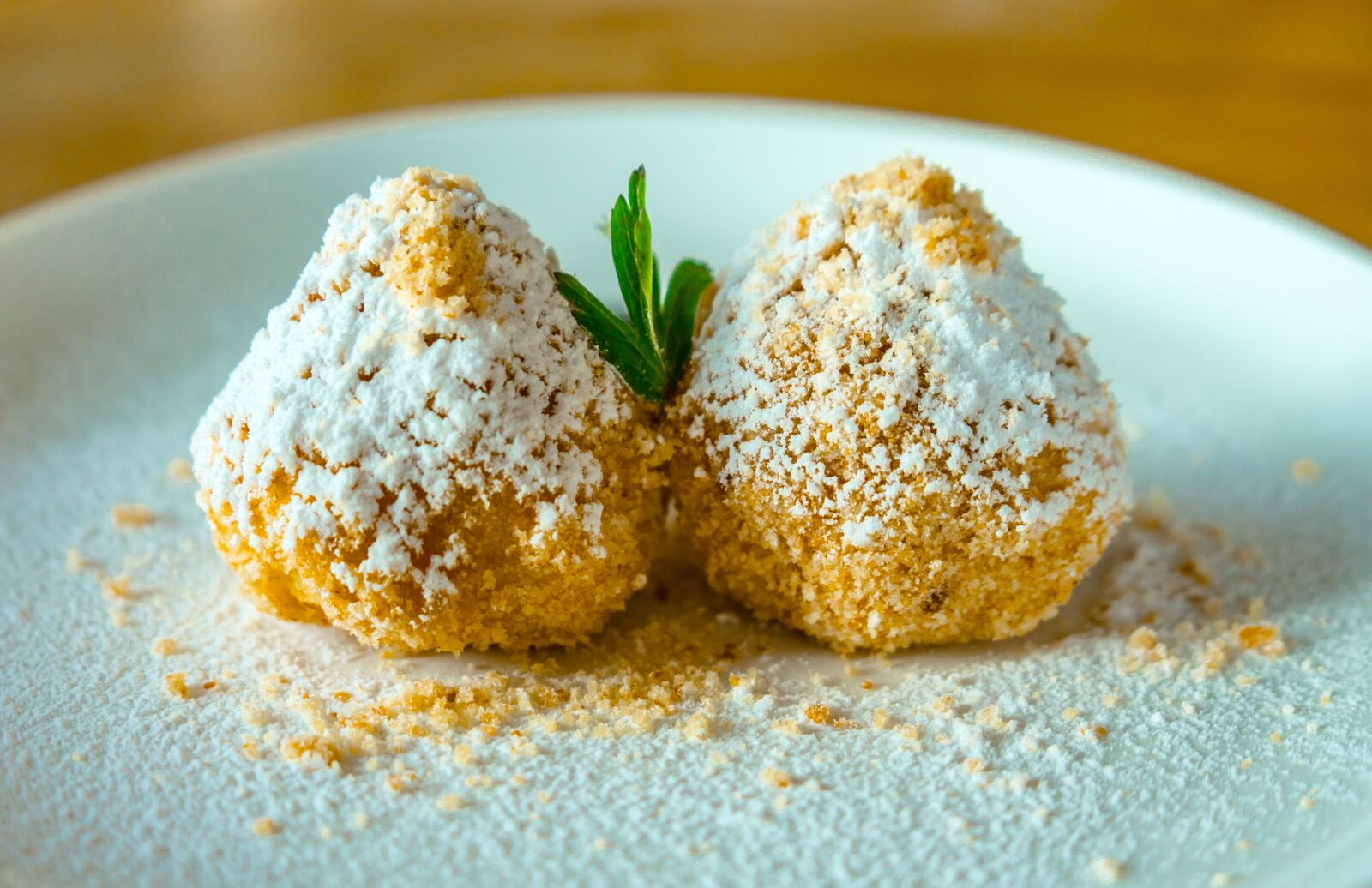 Sony a7 II + Sony FE 28-70mm F3.5-5.6 OSS sample photo. Dumpling, pot dumplings, dessert photography