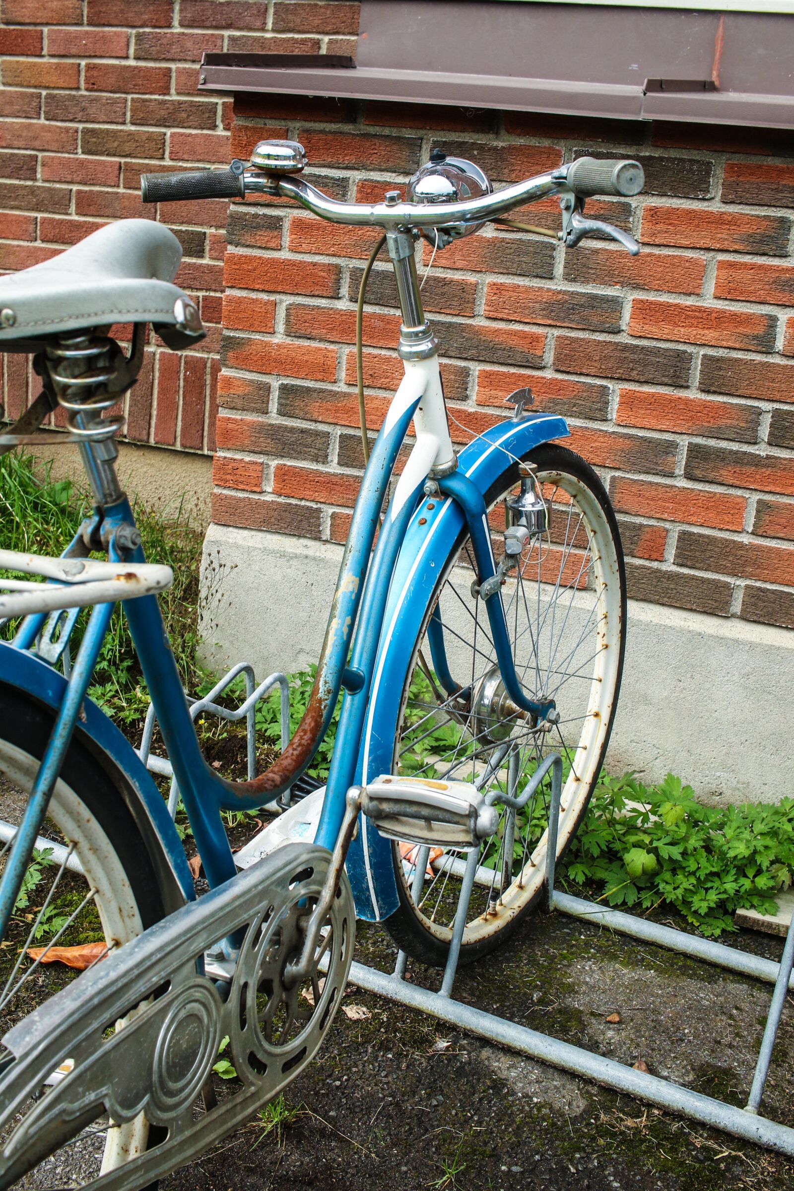 Canon EOS 7D Mark II sample photo. Bike, bicycle, vintage photography