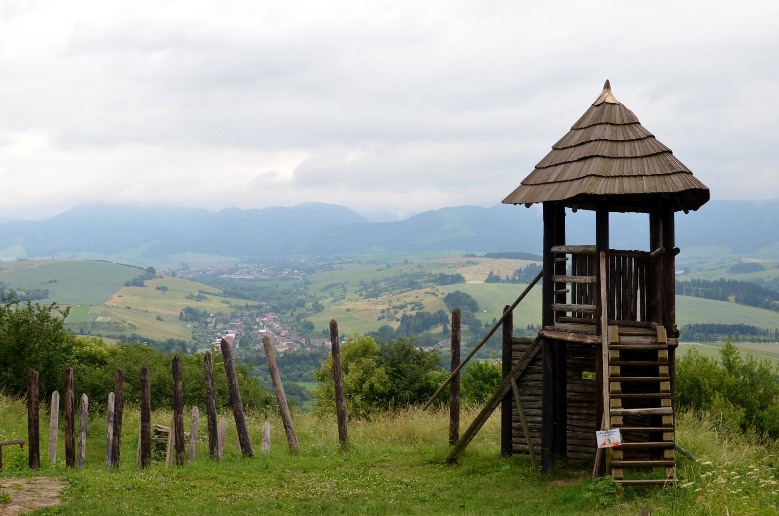 Nikon D5100 sample photo. Havranok, wooden tower, lookout photography
