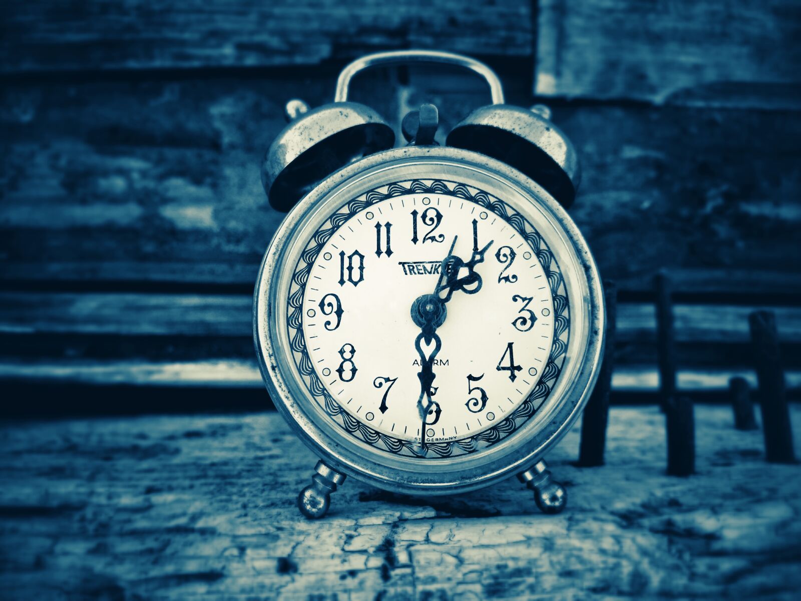 Sony Xperia Z1 sample photo. Clock, wake up, dawn photography