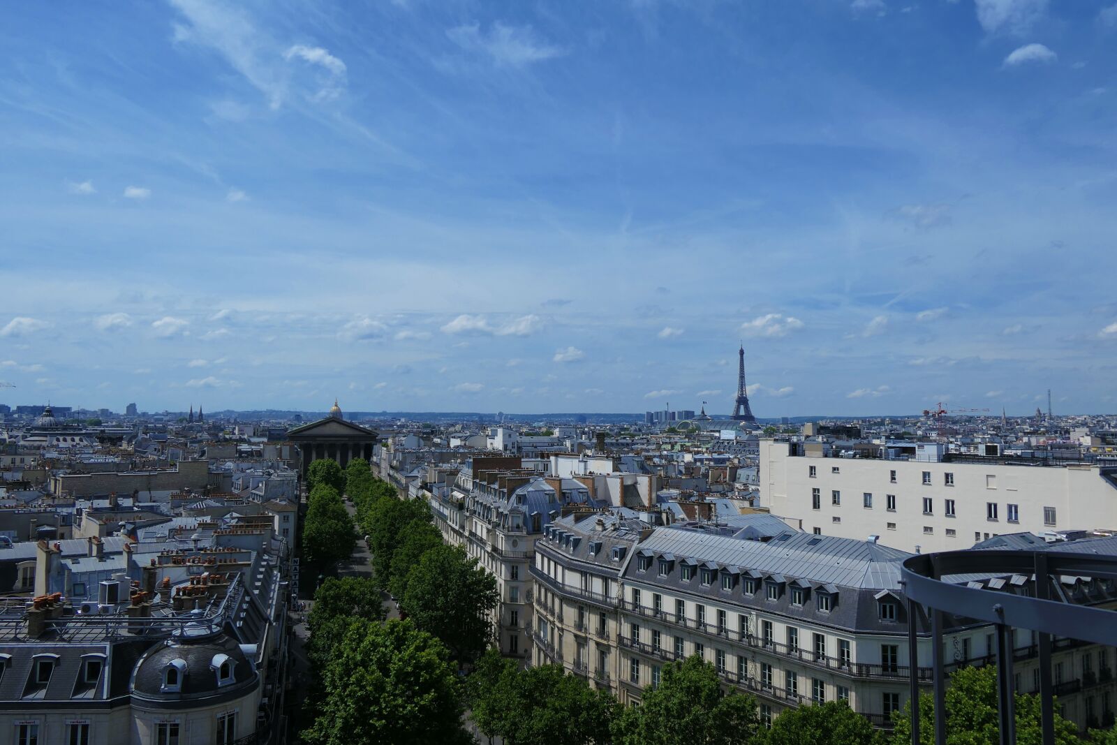 Panasonic Lumix DMC-FZ2500 (Lumix DMC-FZ2000) sample photo. Rooftop, paris, eiffel tower photography