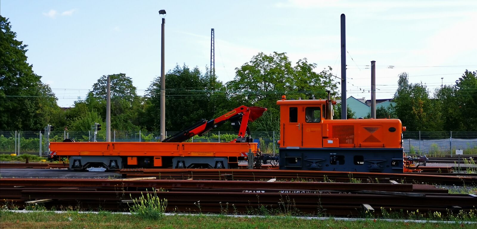 HUAWEI HMA-L29 sample photo. Diesel locomotive, historically, trailers photography