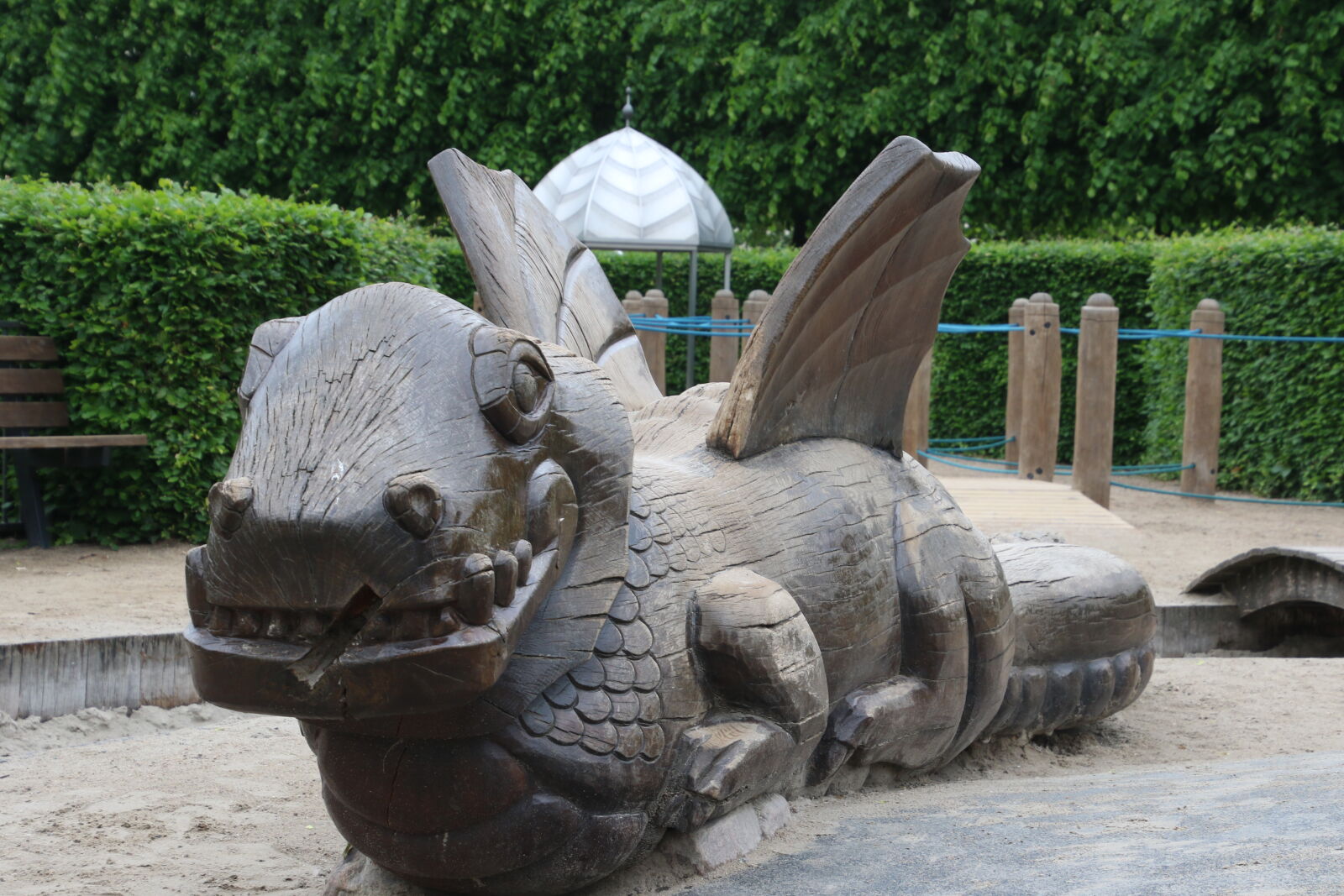 Canon EOS 7D Mark II sample photo. Benge, bridge, carved, wood photography