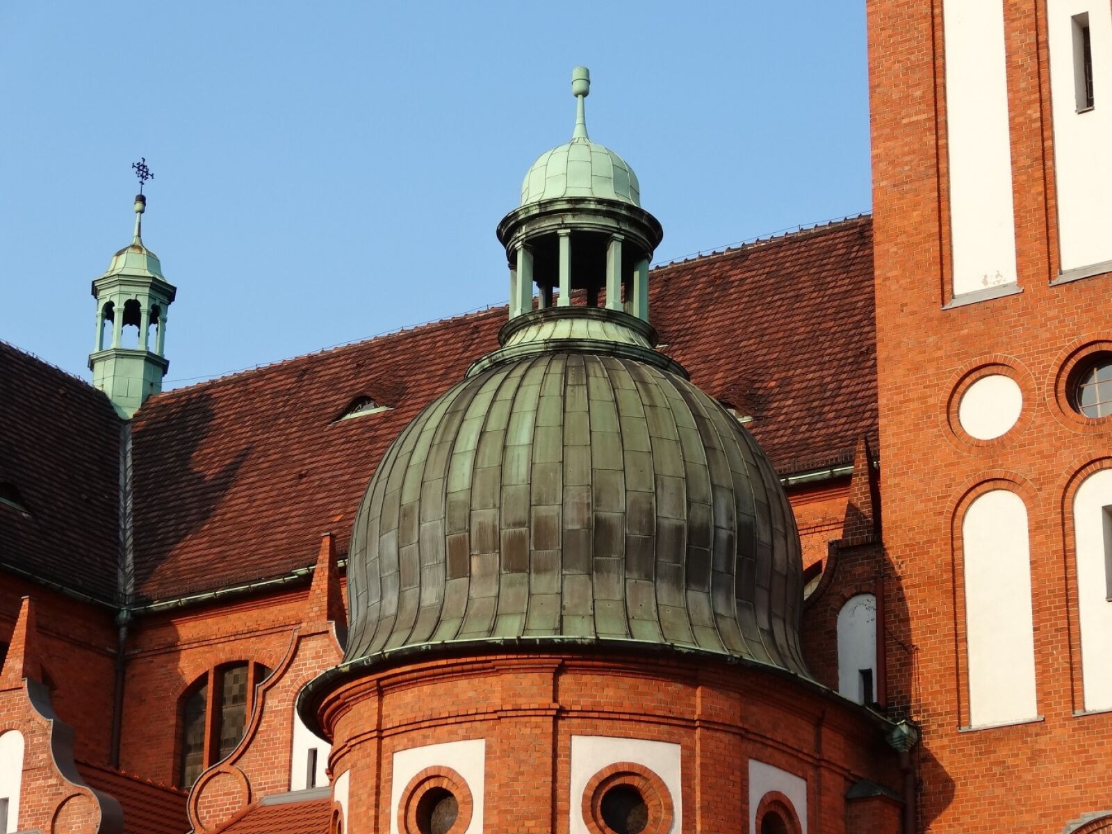 Sony Cyber-shot DSC-HX20V sample photo. Holy trinity church, bydgoszcz photography