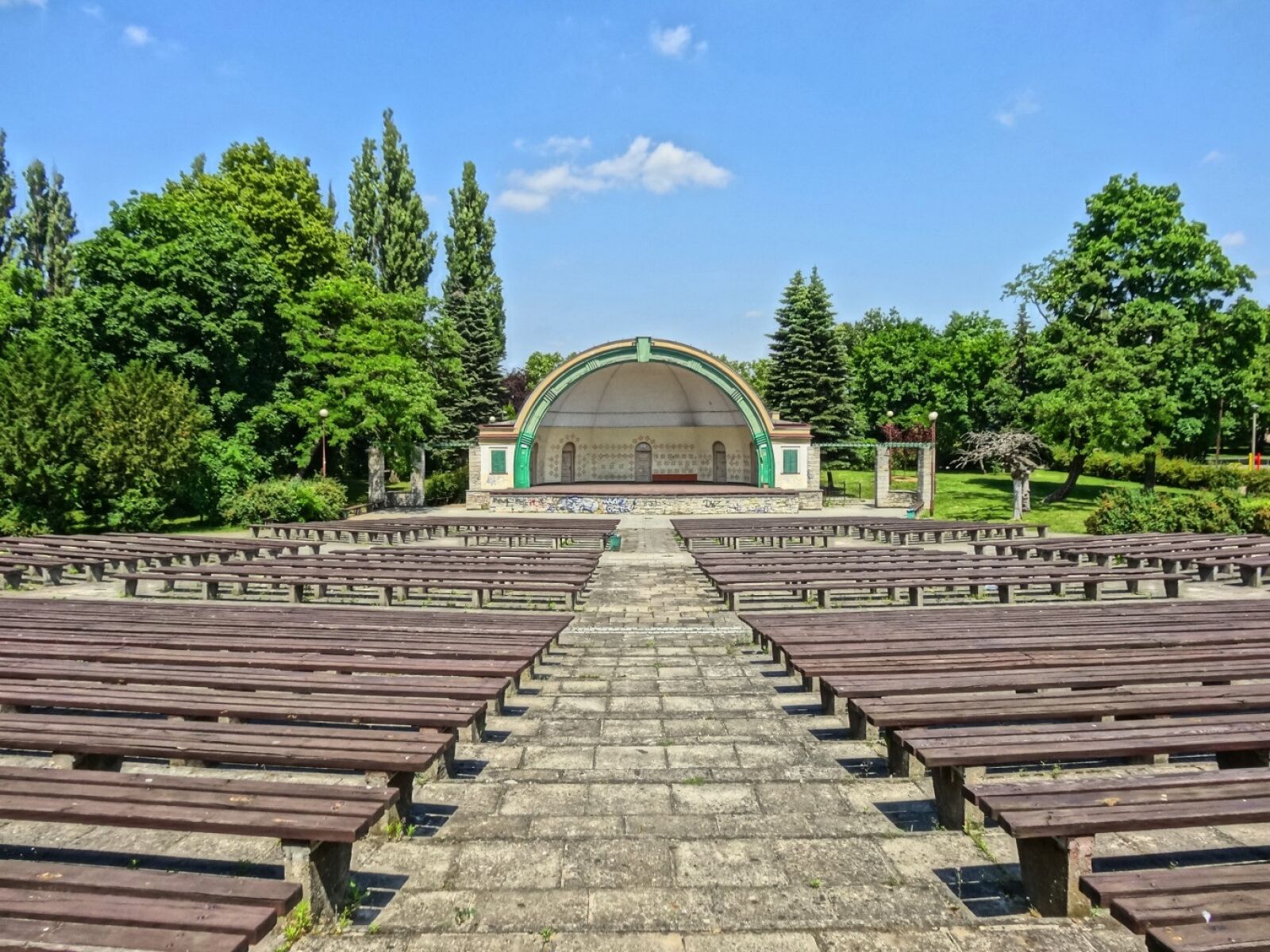 Sony Cyber-shot DSC-HX20V sample photo. Amphitheater, park ludowy, stage photography