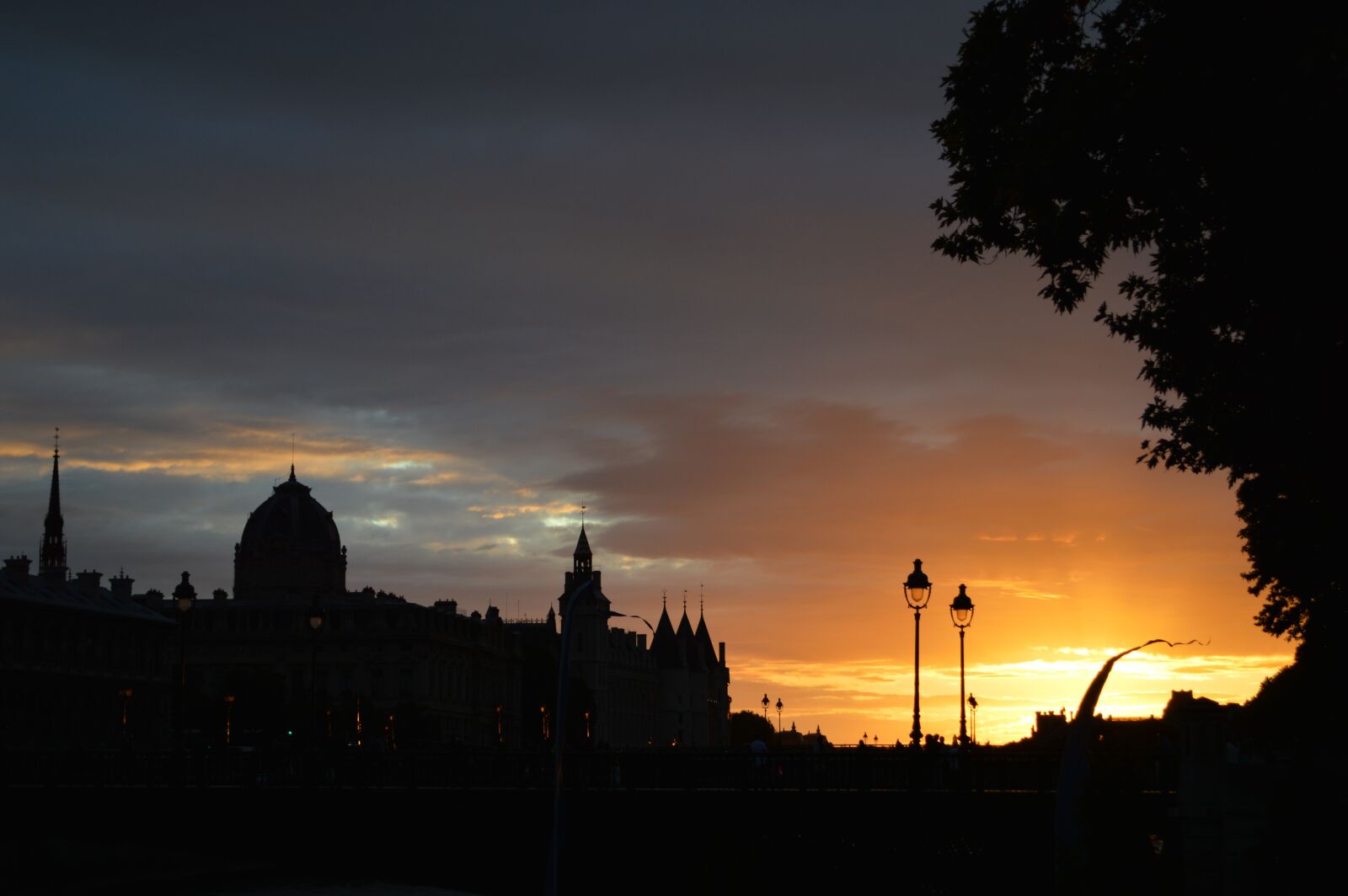 Nikon D3200 sample photo. Paris, backlight, sunset photography