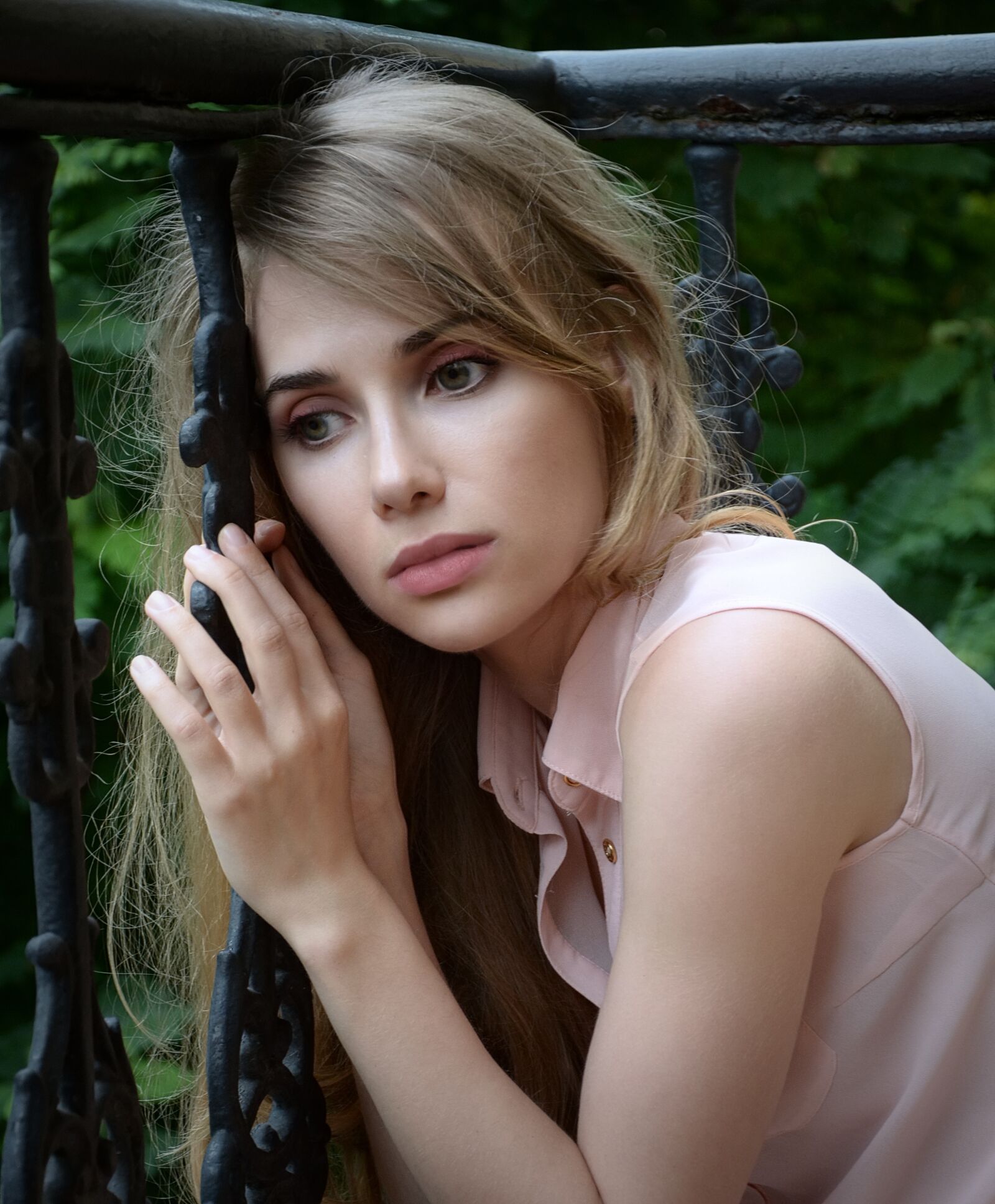 Nikon D7000 sample photo. Woman, girl, sadness photography