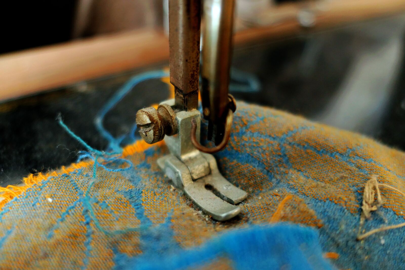 Panasonic Lumix DMC-LX10 (Lumix DMC-LX15) sample photo. Sewing machine, old sewing photography