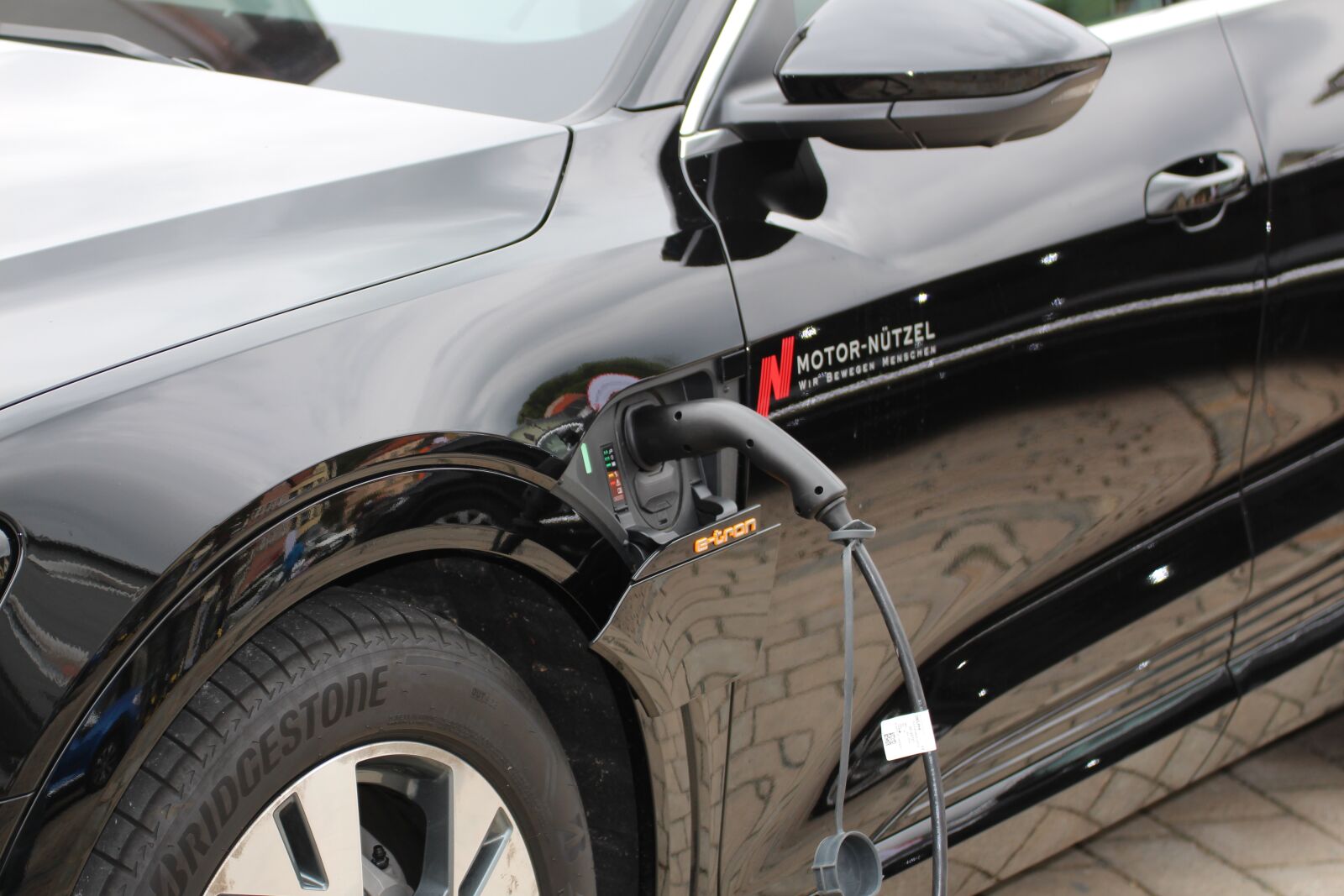 Canon EOS 700D (EOS Rebel T5i / EOS Kiss X7i) sample photo. Electric, e car, electric photography