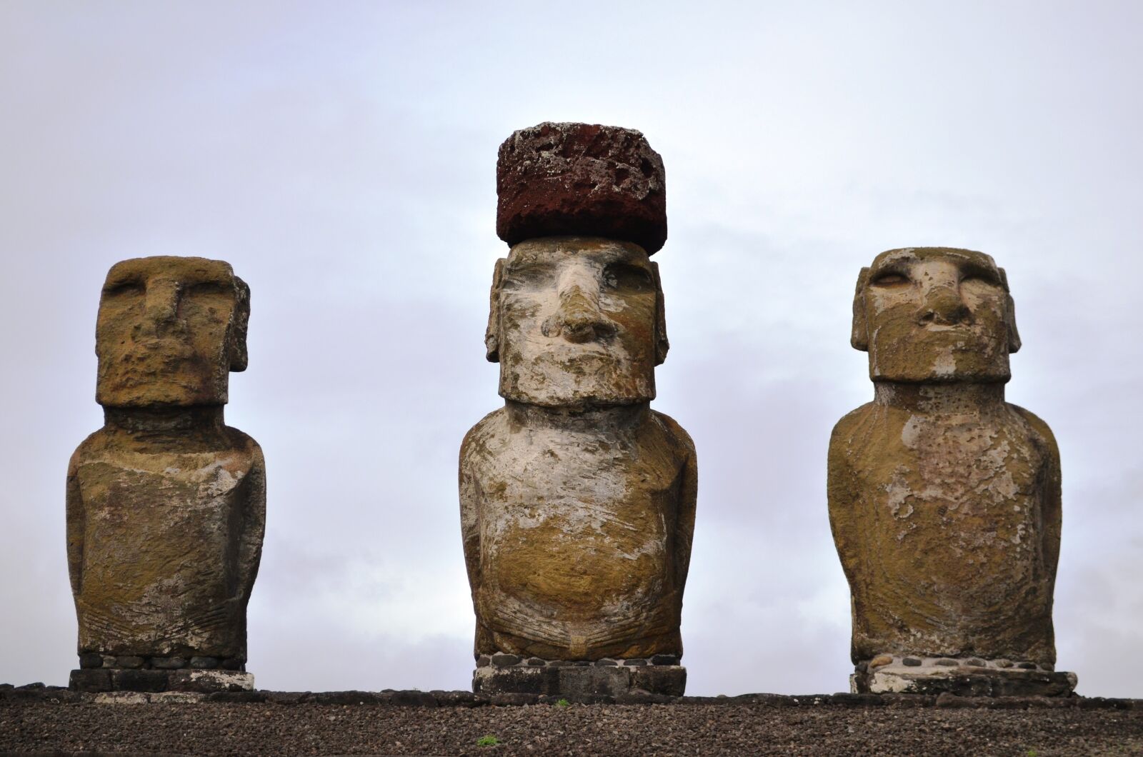 Nikon D5100 sample photo. Mohais, rapa nui, chile photography