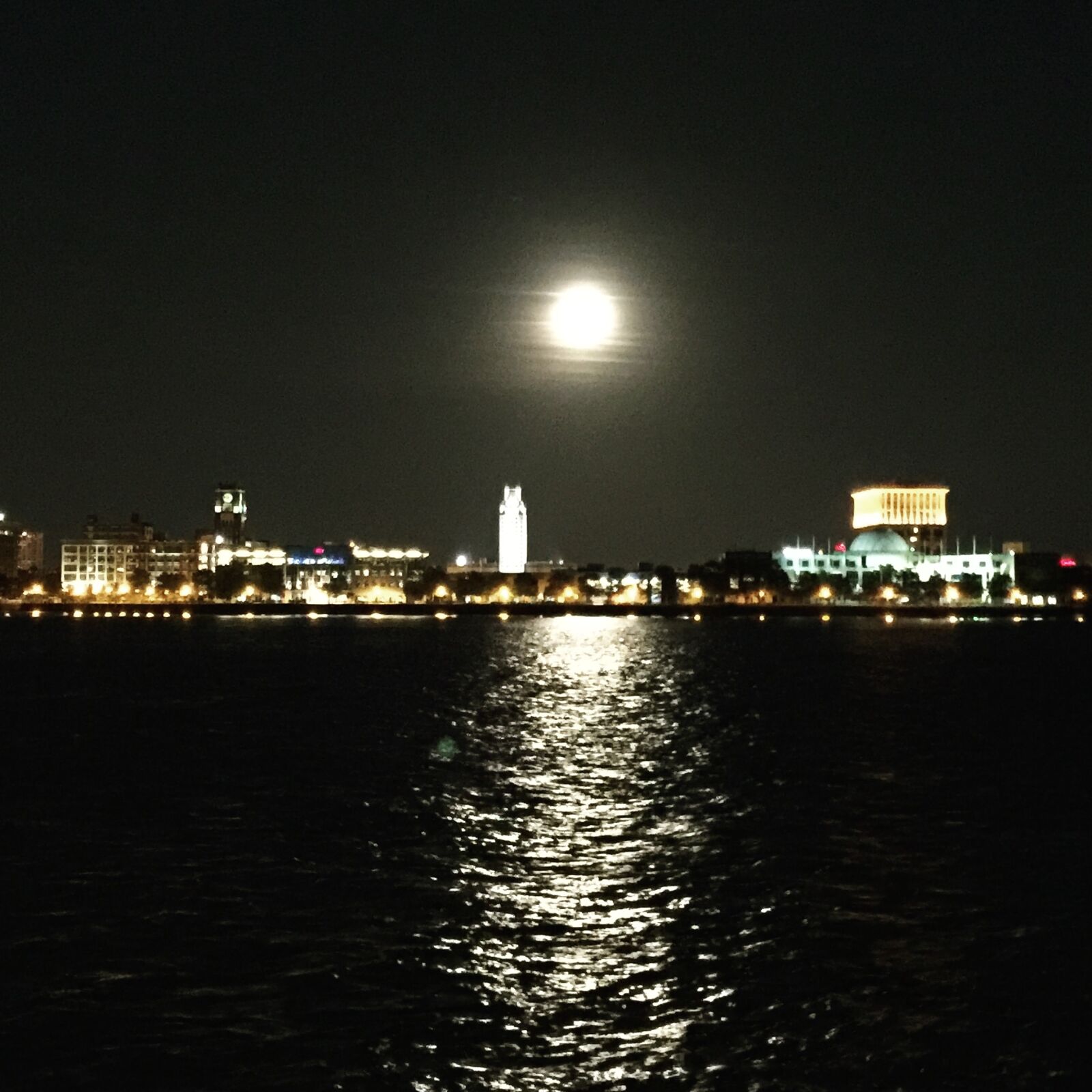 iPhone 6 Plus back camera 4.15mm f/2.2 sample photo. City, lights, moon, night photography