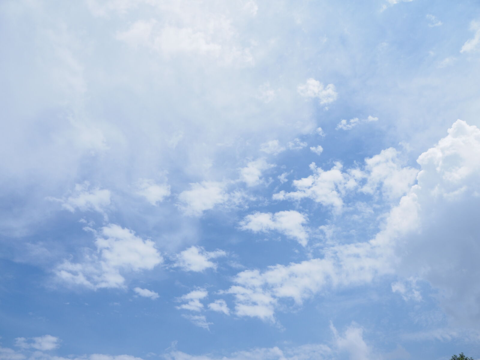 Olympus OM-D E-M10 II sample photo. Blue, blue, sky, clouds photography