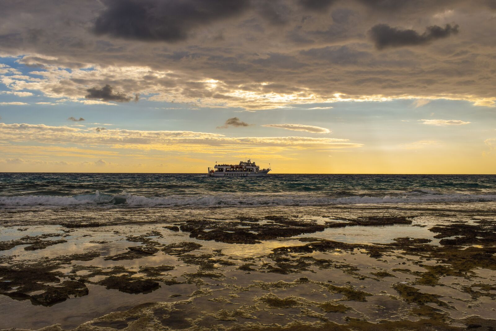 Nikon D3300 sample photo. Sea, clouds, sunlight photography