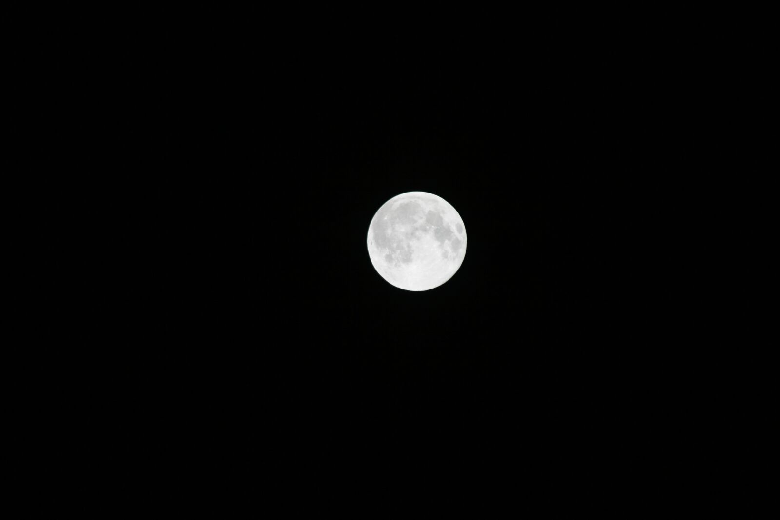 Canon EOS 400D (EOS Digital Rebel XTi / EOS Kiss Digital X) sample photo. Moon, moonscape, lunar photography
