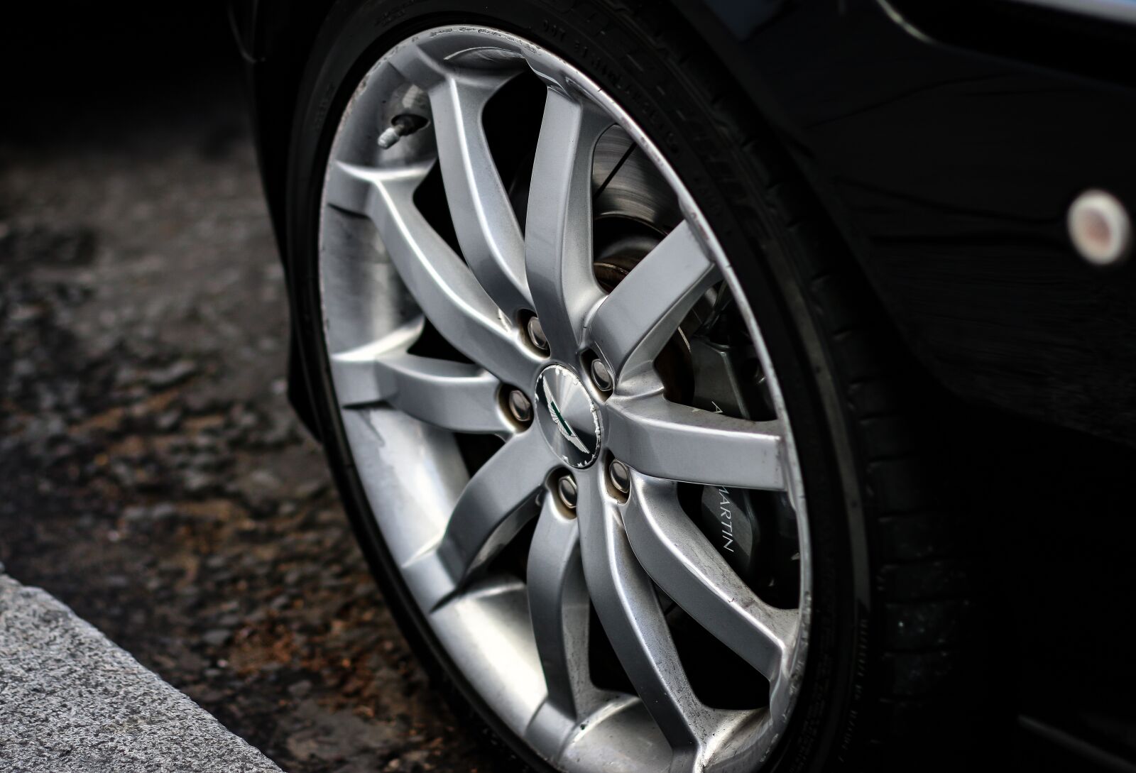 Canon EOS 70D + Canon EF 50mm F1.4 USM sample photo. Aston martin db9, aston photography