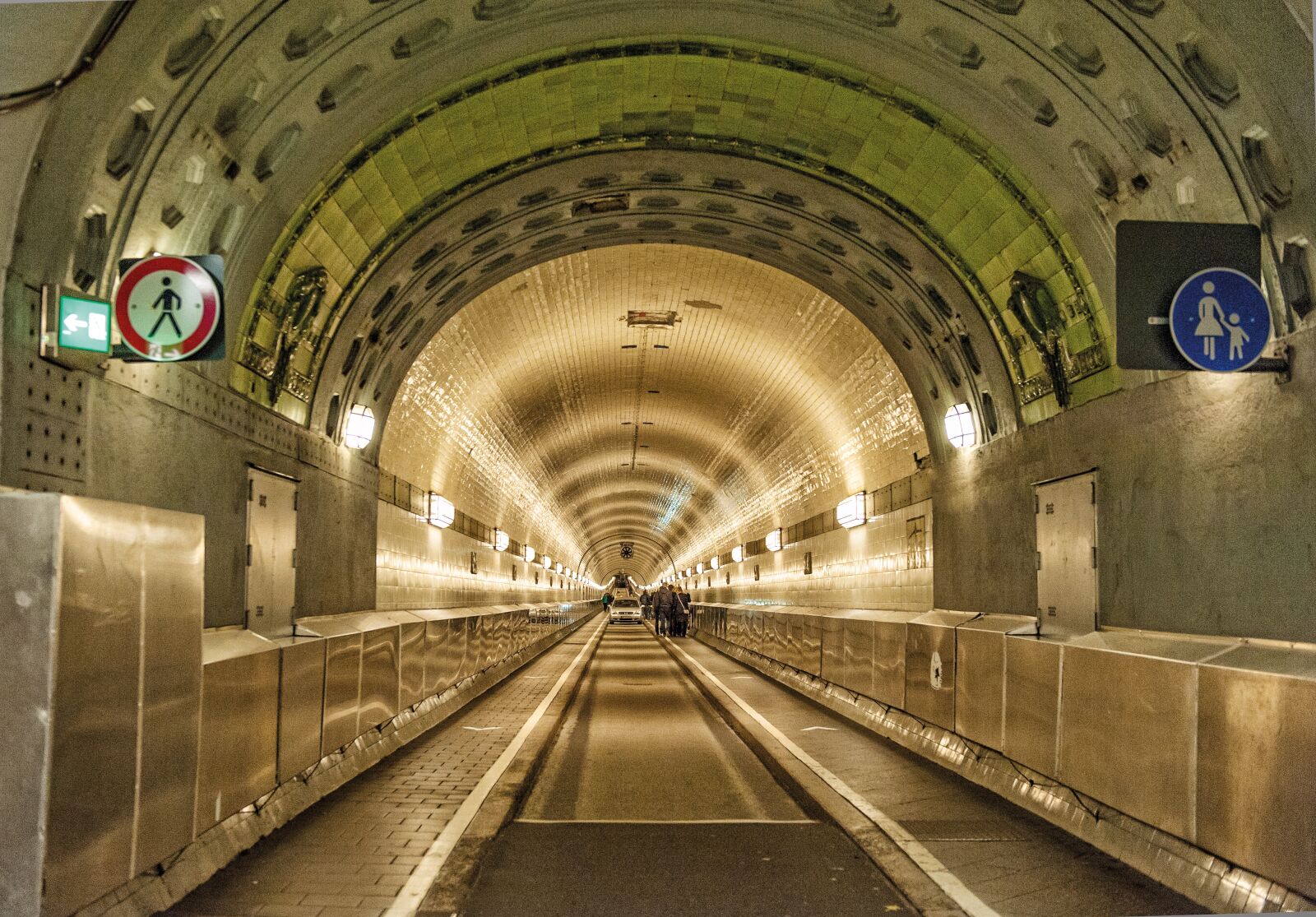 Nikon D700 sample photo. Hamburg, elbe tunnel, tunnel photography
