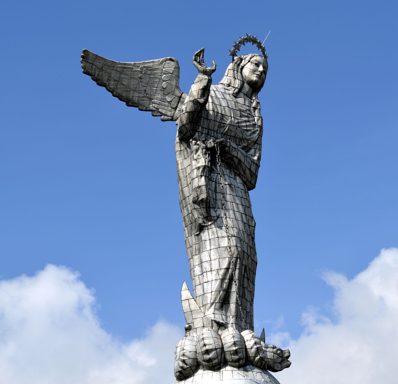 Nikon D3200 sample photo. Ecuador, quito, statue of photography
