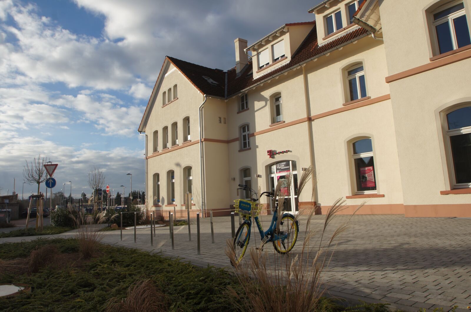 Sony Alpha DSLR-A580 sample photo. Railway station, r dermark photography