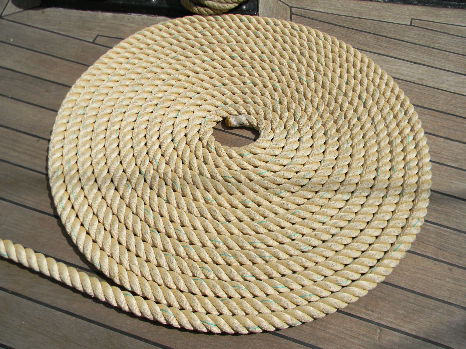 Nikon Coolpix L110 sample photo. Rope, deck, sailing ship photography