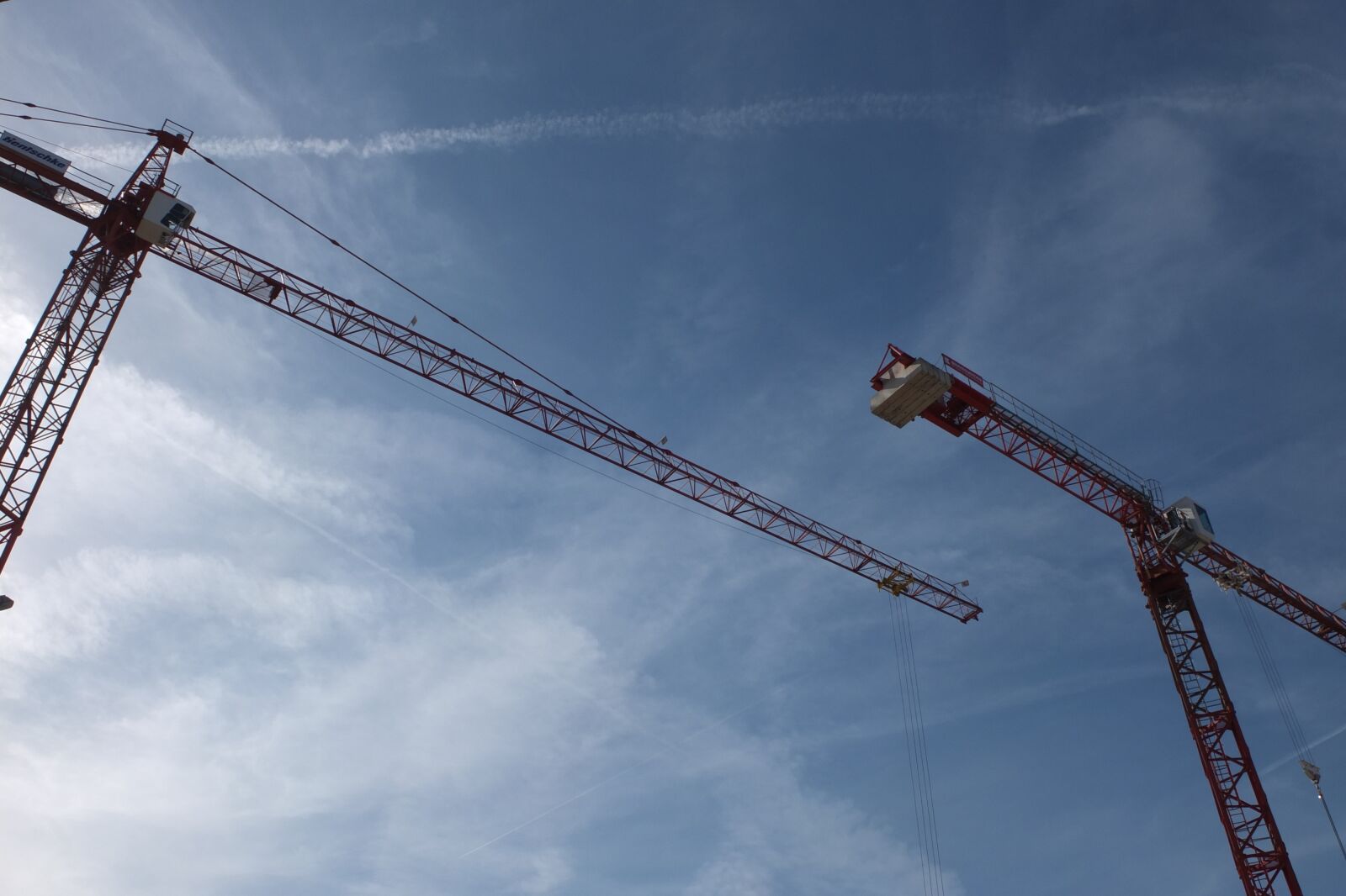 Fujifilm X10 sample photo. Site, baukran, construction site photography