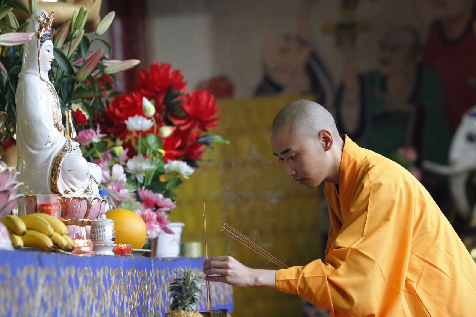 Canon EOS 6D + Canon EF 135mm F2L USM sample photo. Incense, respectfully, monks photography