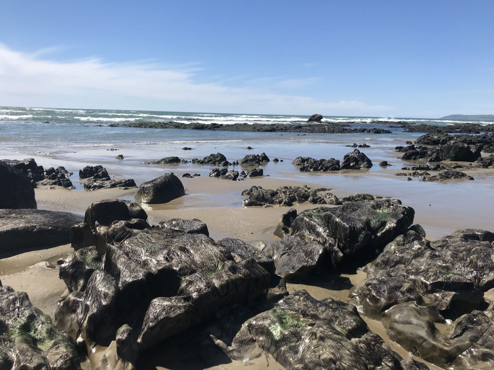 iPhone 7 Plus back dual camera 3.99mm f/1.8 sample photo. Rocks, beach, sea photography