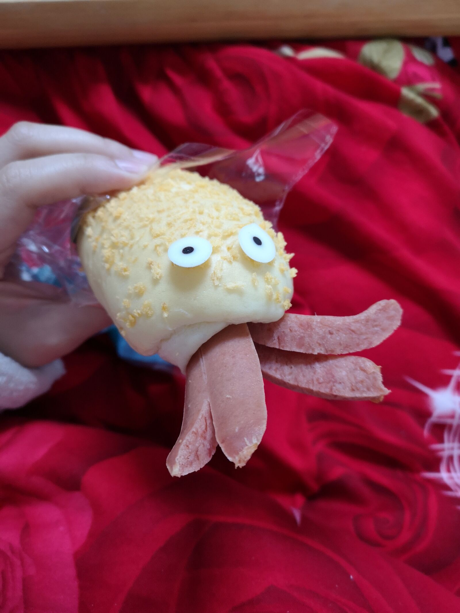 HUAWEI P20 Pro sample photo. Food, bread, funny photography