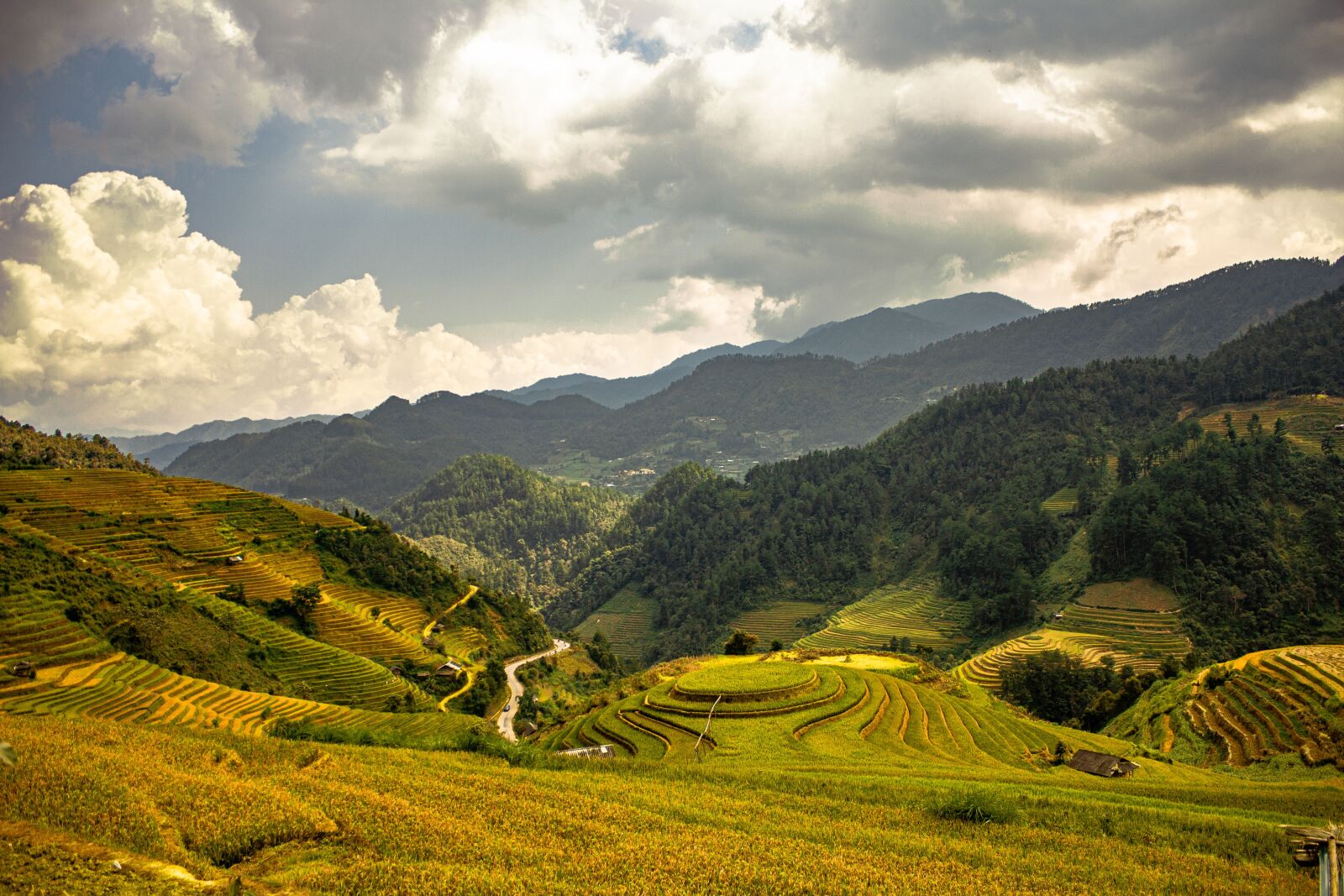 Canon EOS 550D (EOS Rebel T2i / EOS Kiss X4) sample photo. Rice terraces, mountains, mountain photography