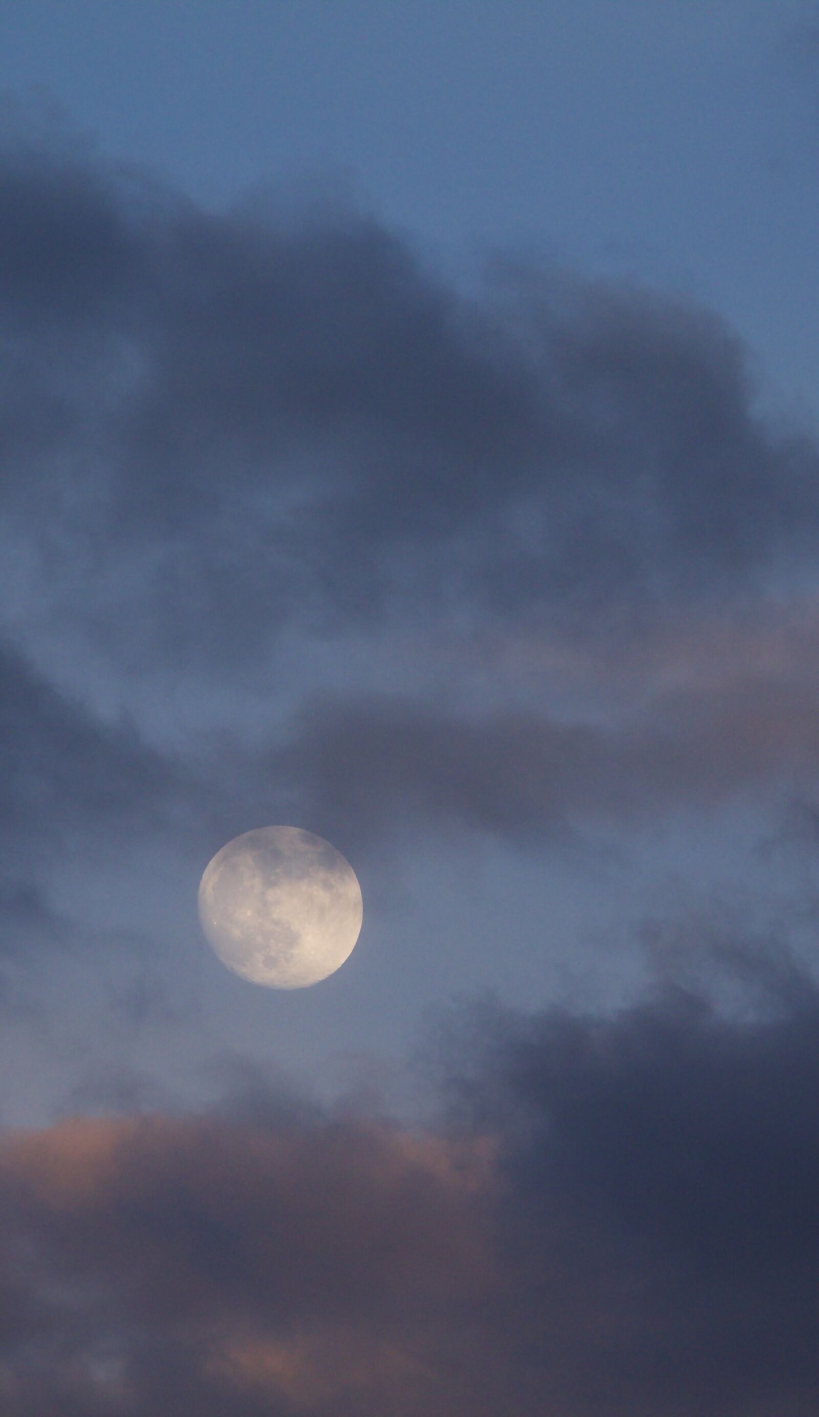 Canon EOS 1100D (EOS Rebel T3 / EOS Kiss X50) sample photo. Clouds, moon, sky photography